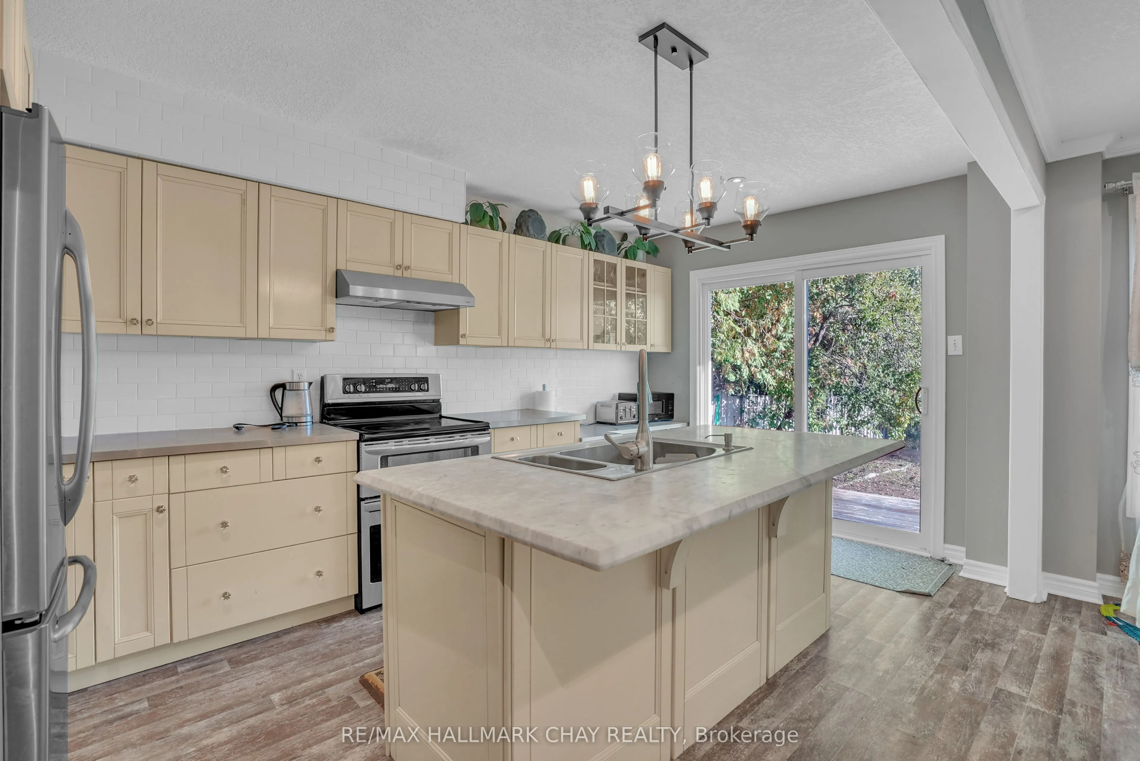 30 Rosenfeld Drive