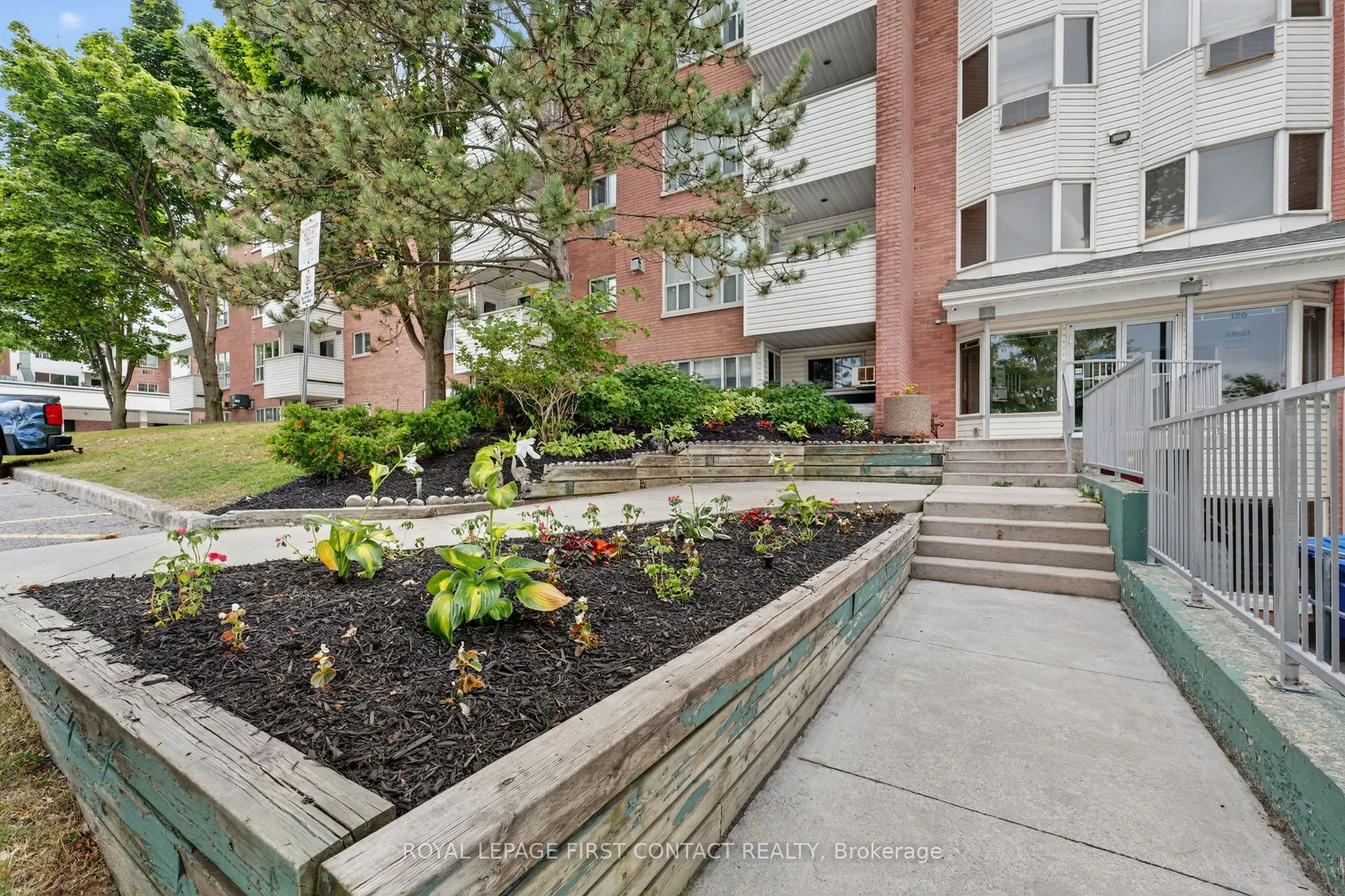 126 Bell Farm Road E, #B08