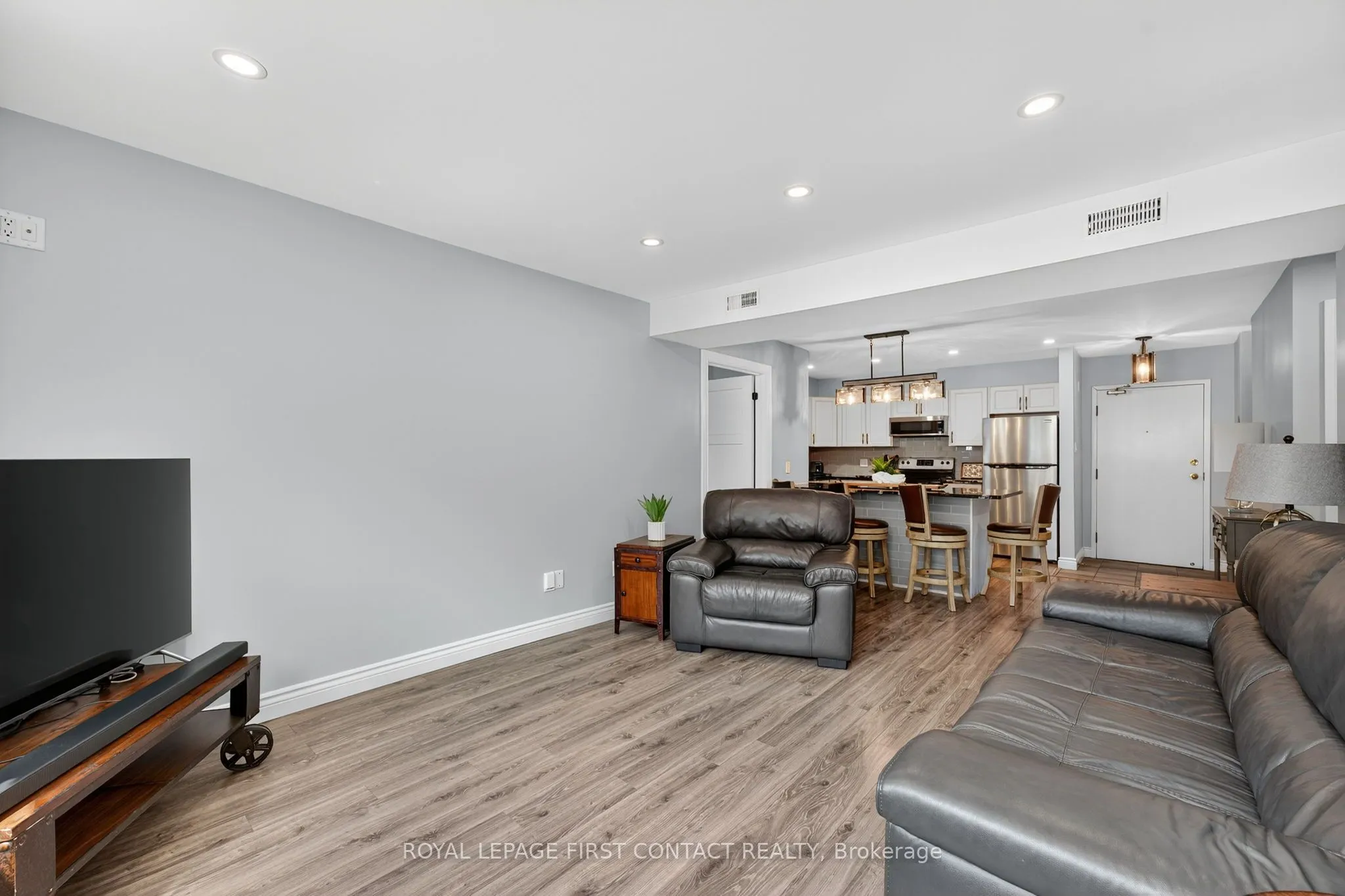 126 Bell Farm Road E, #B08