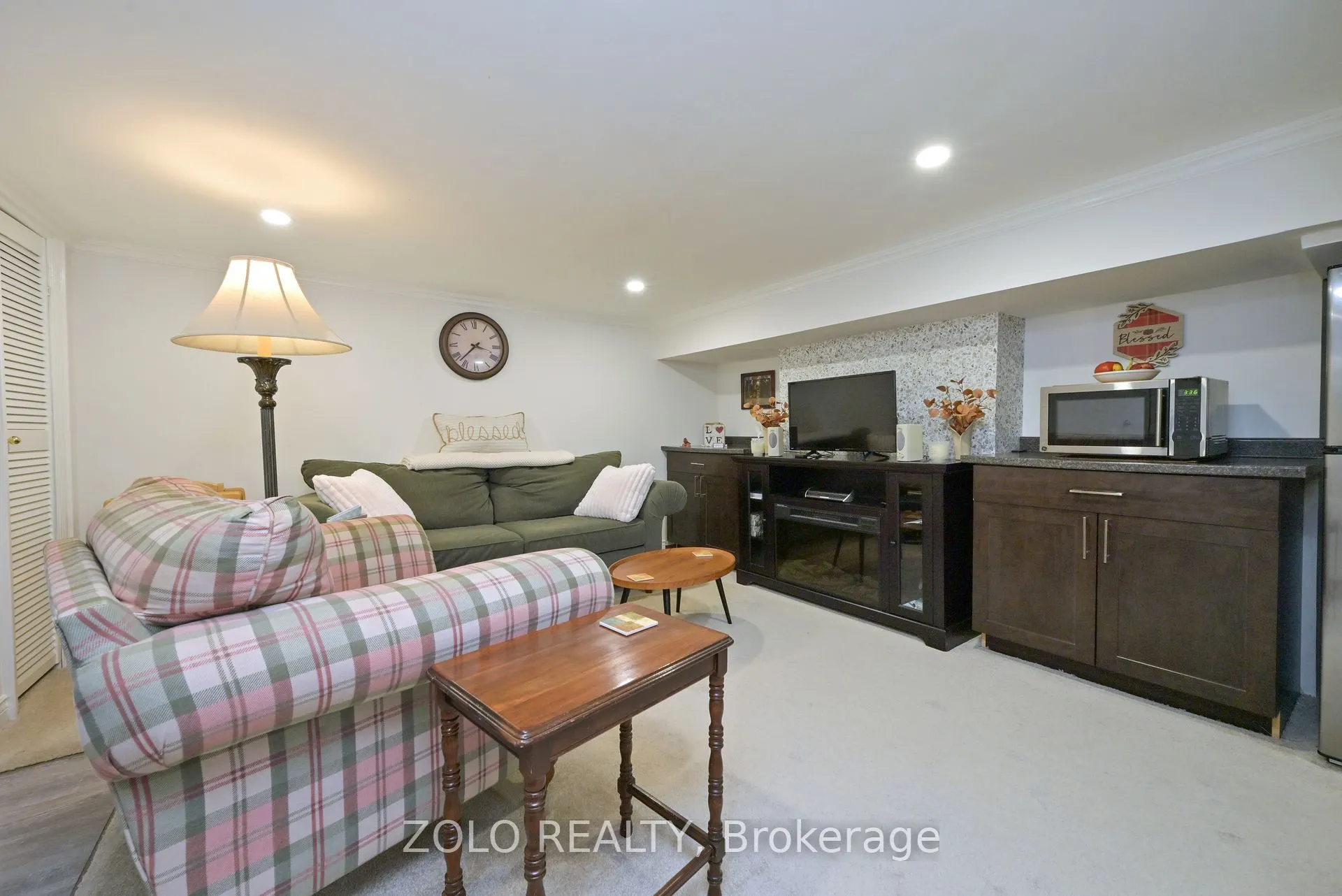 2038 SNOW VALLEY Road