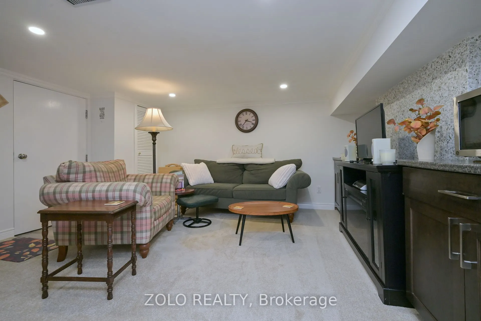 2038 SNOW VALLEY Road