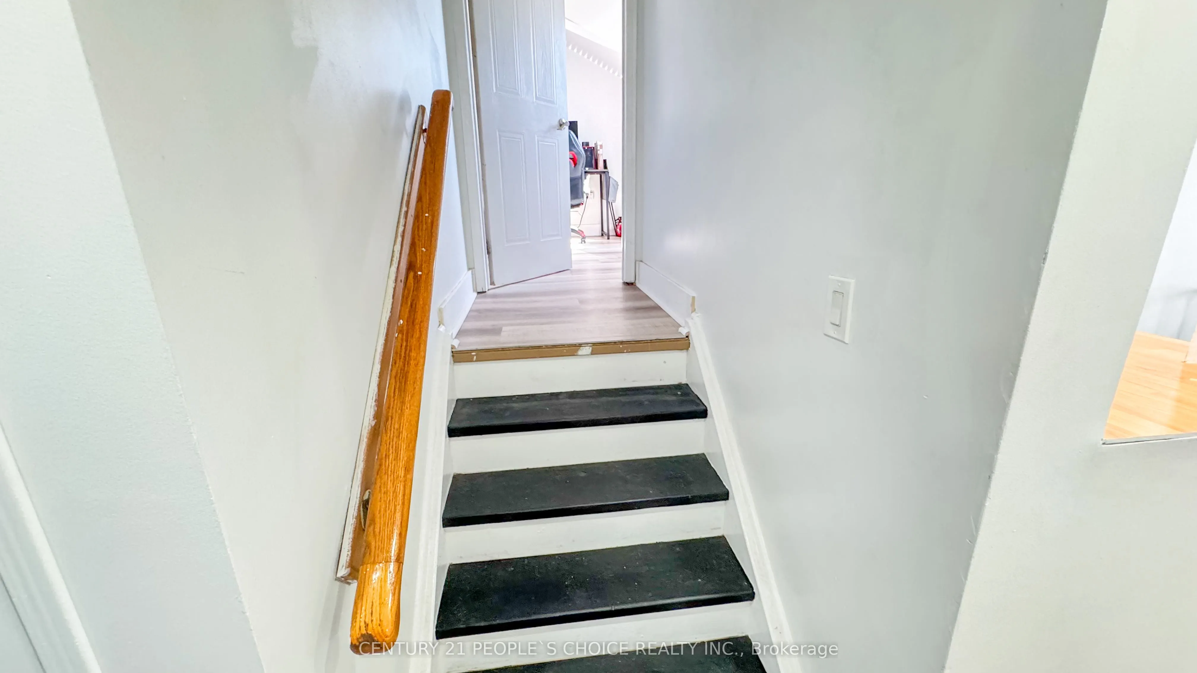 18 Ward Drive