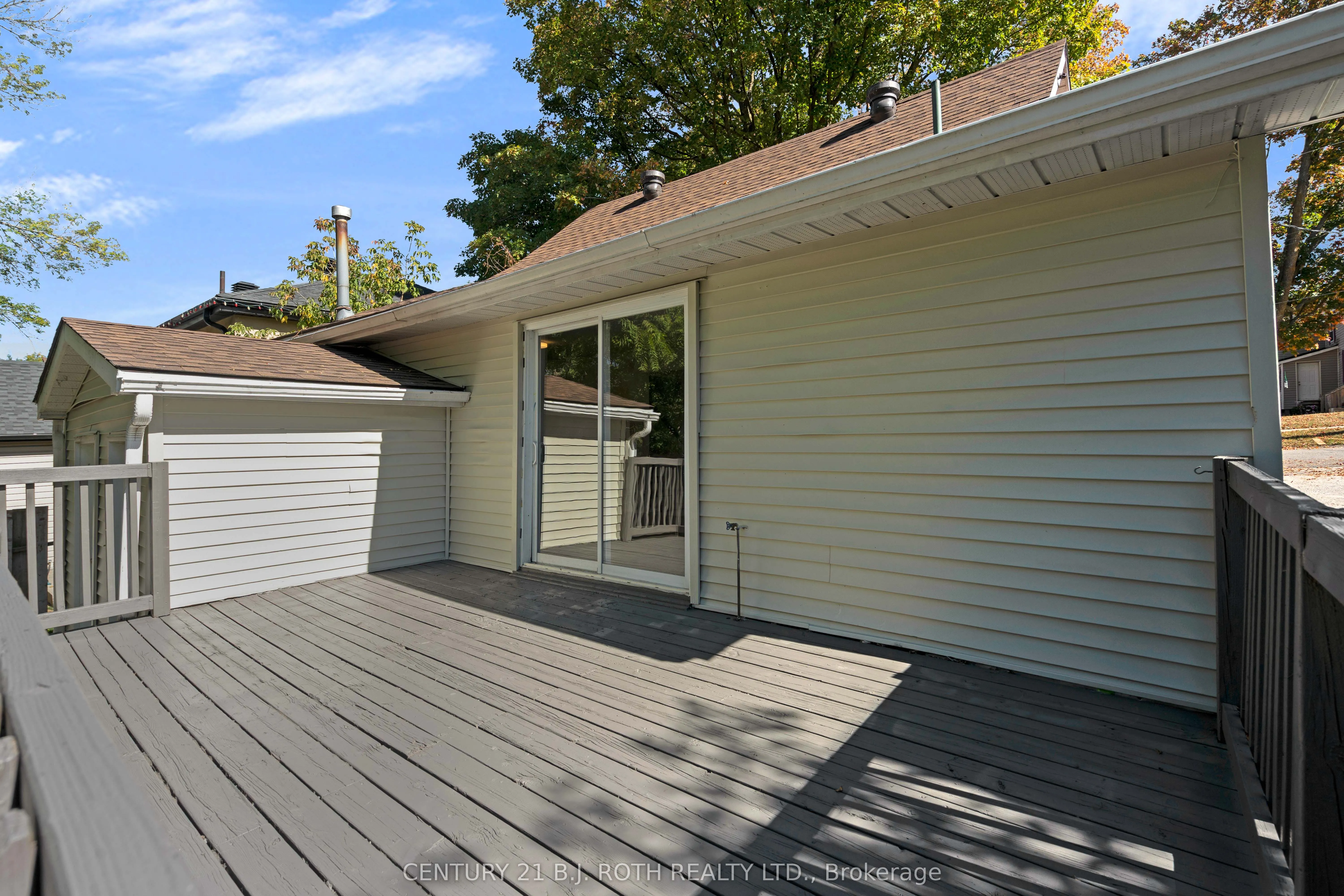 269 Moffat Street