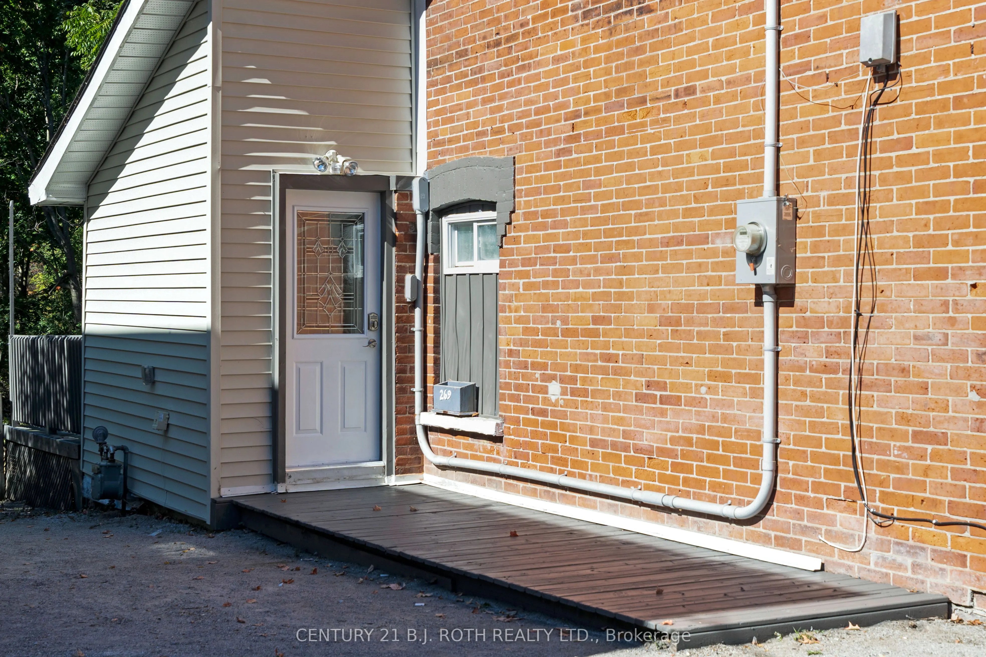 269 Moffat Street
