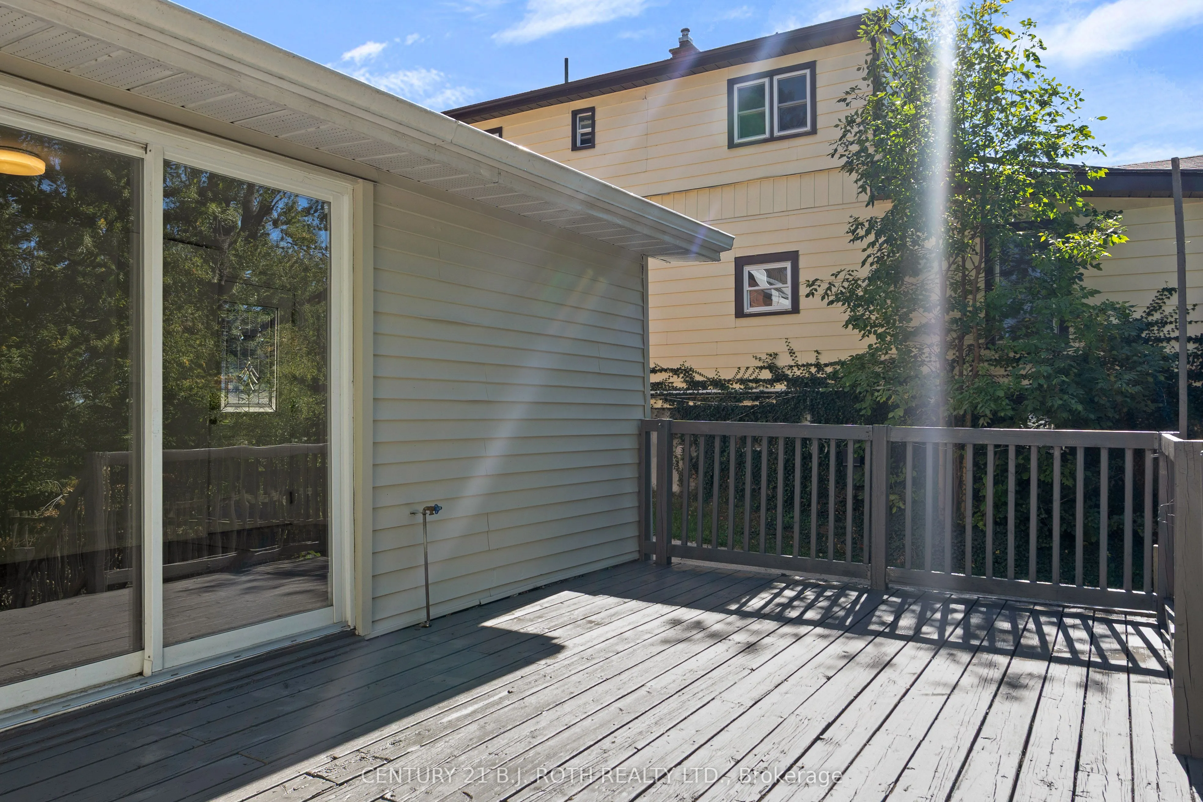 269 Moffat Street