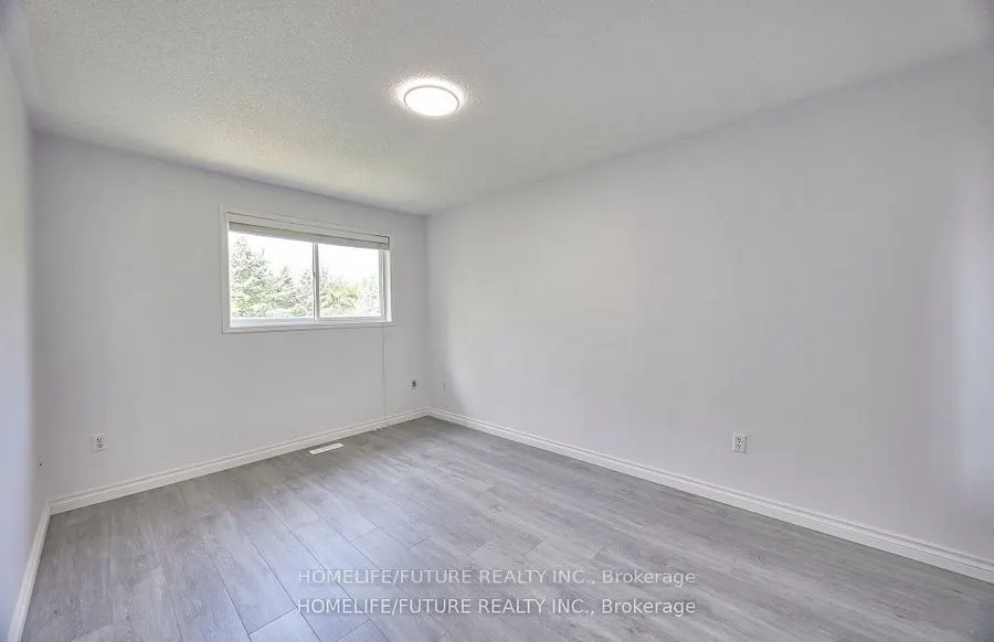 6 Pickett Crescent