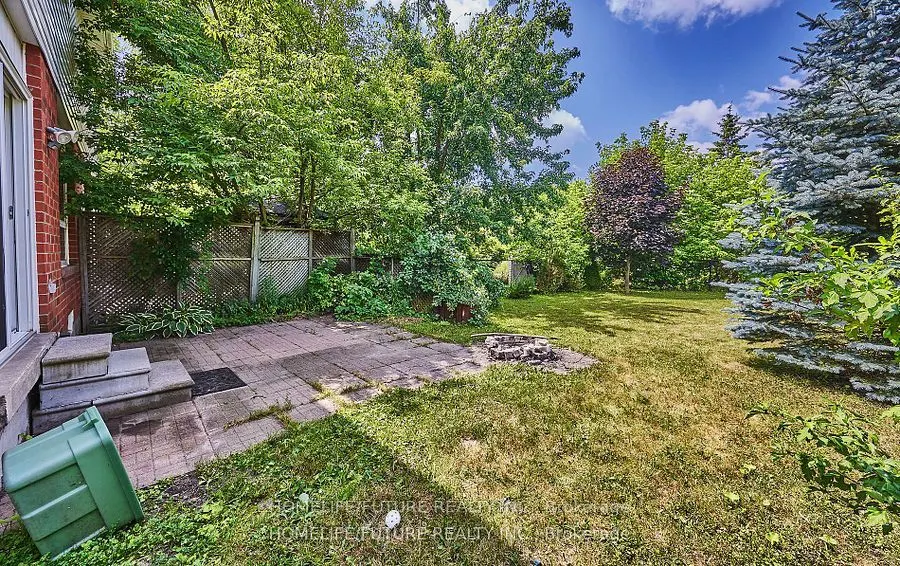 6 Pickett Crescent