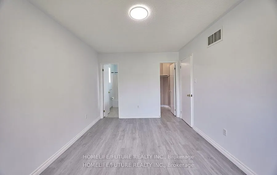 6 Pickett Crescent