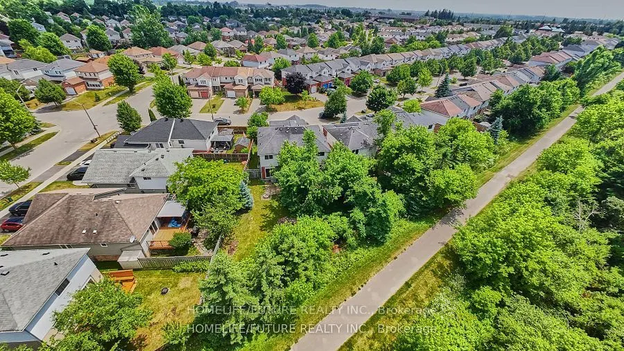6 Pickett Crescent