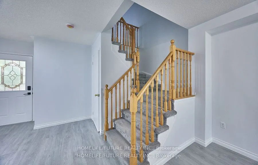 6 Pickett Crescent
