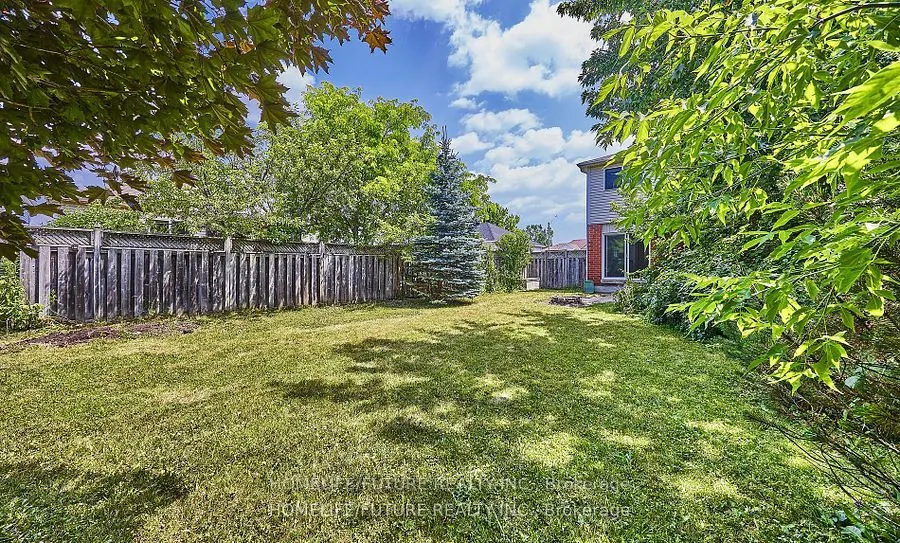 6 Pickett Crescent