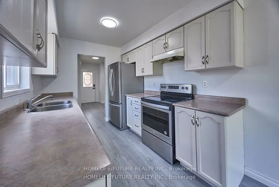 6 Pickett Crescent