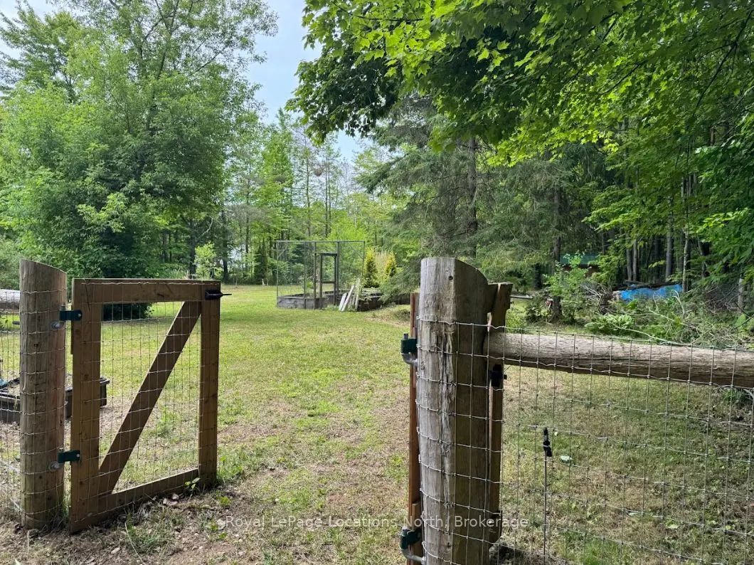 80 Concession 8 Road E
