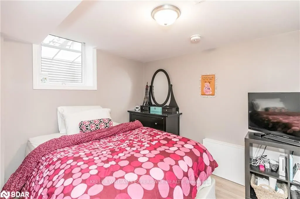 249A CUNDLES Road W