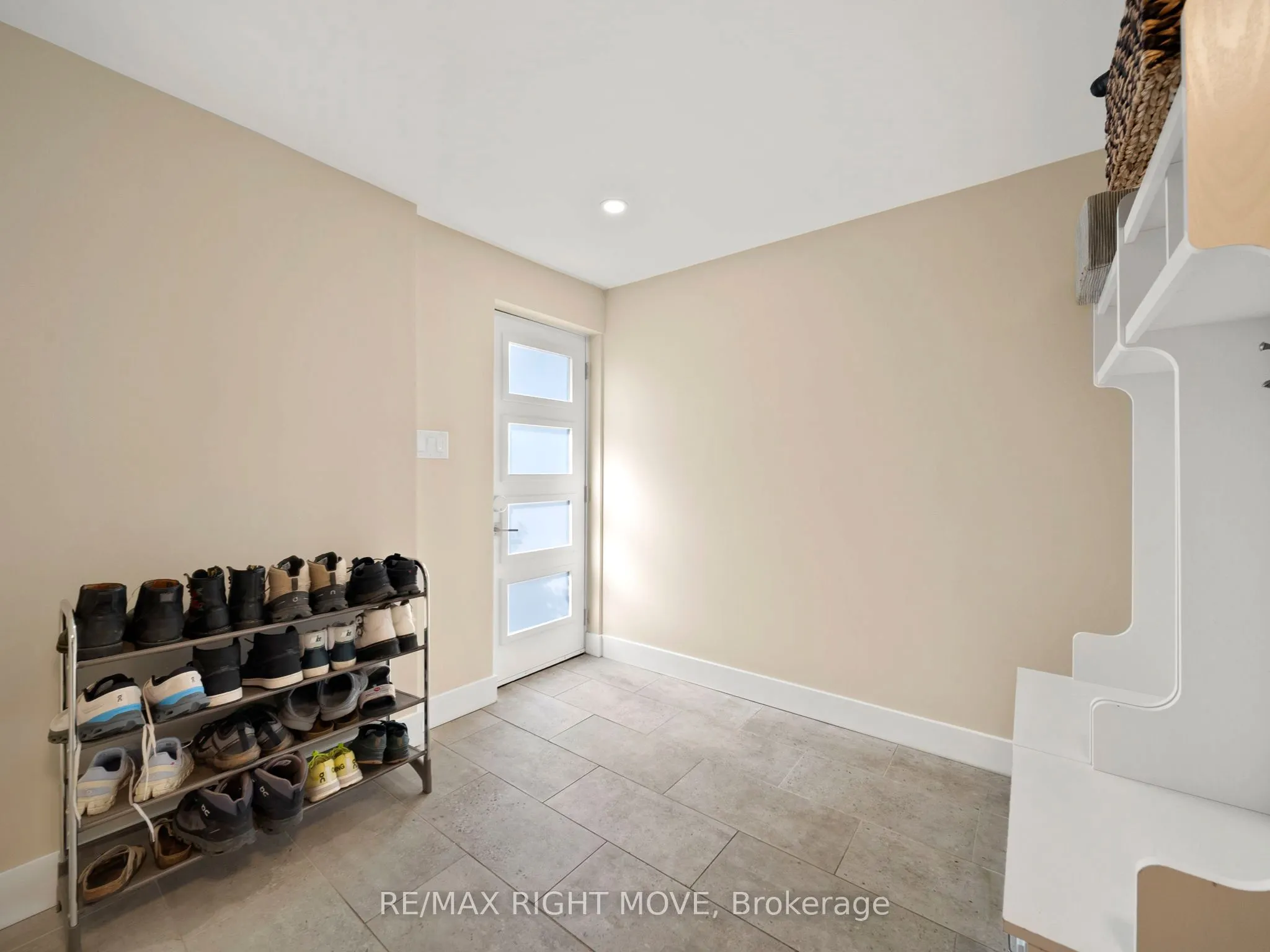 16 Greenfield Avenue