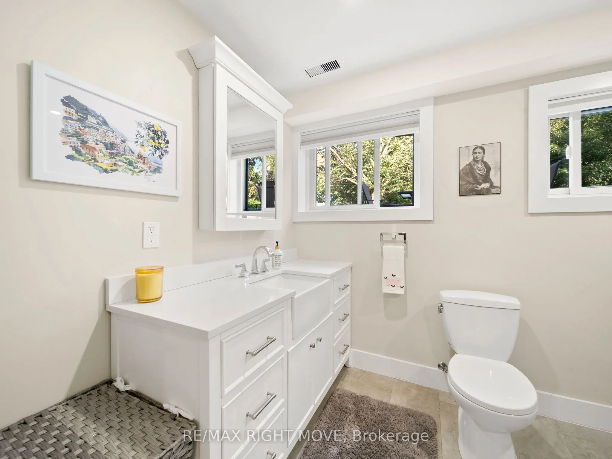 16 Greenfield Avenue