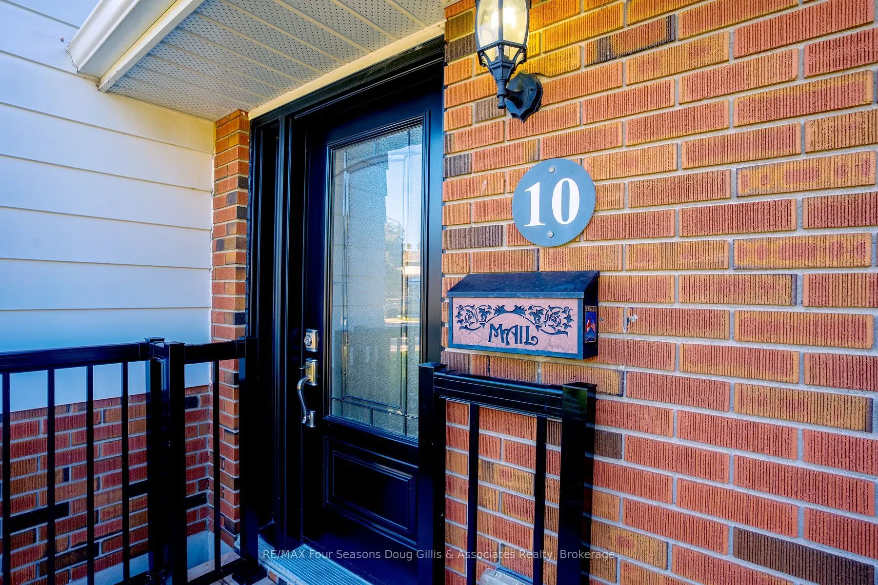 10 Lockhart Road