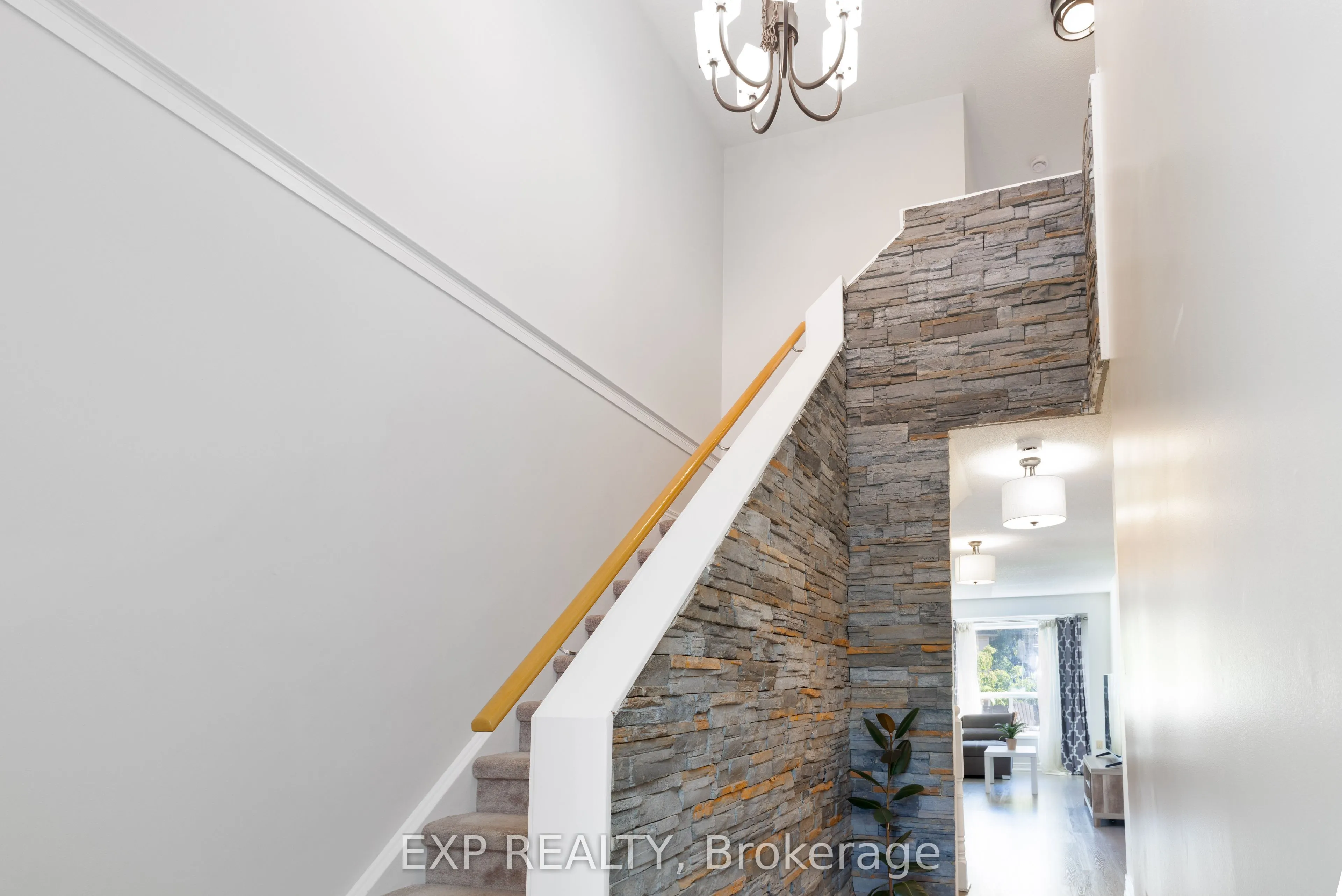 192 Pickett Crescent