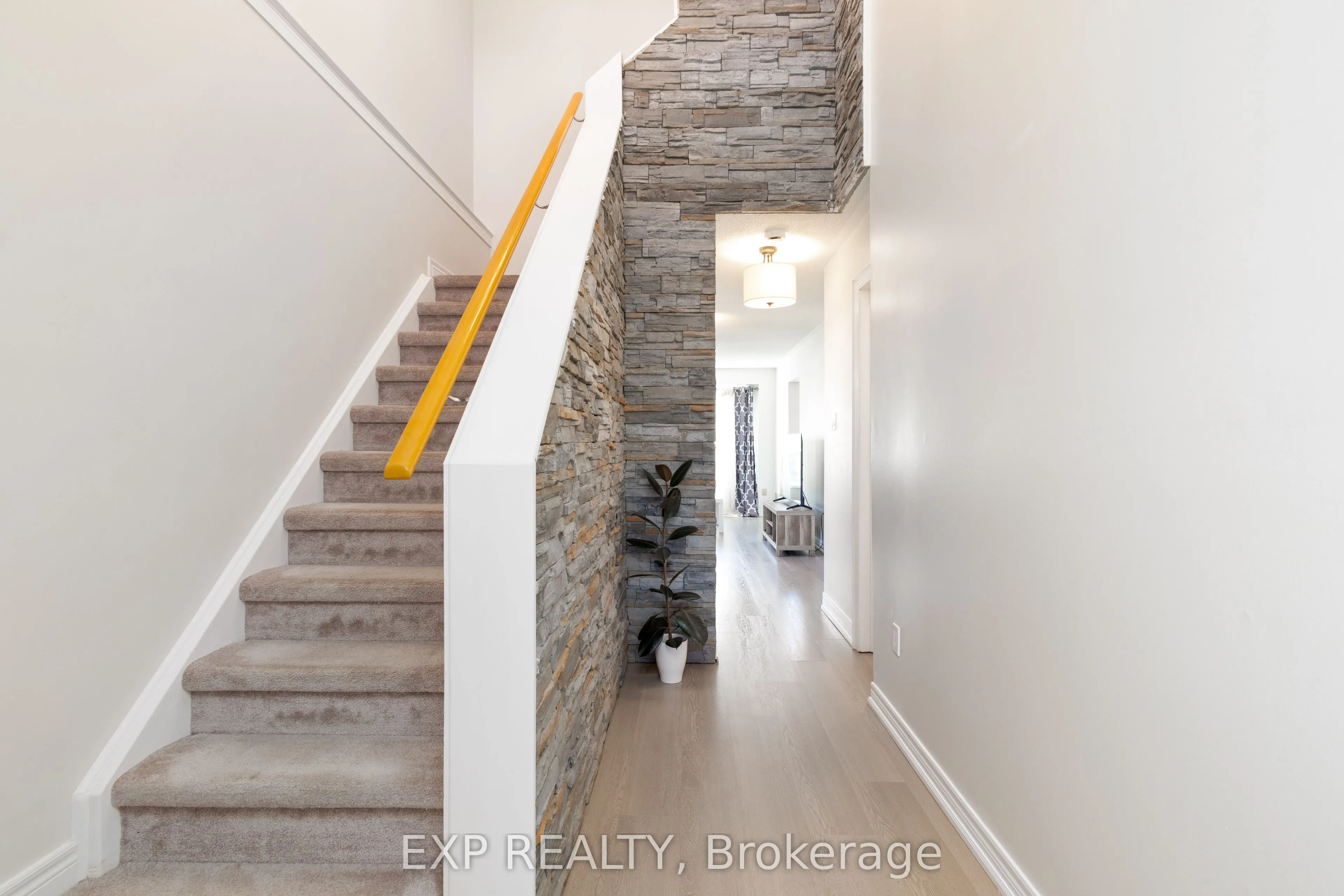 192 Pickett Crescent