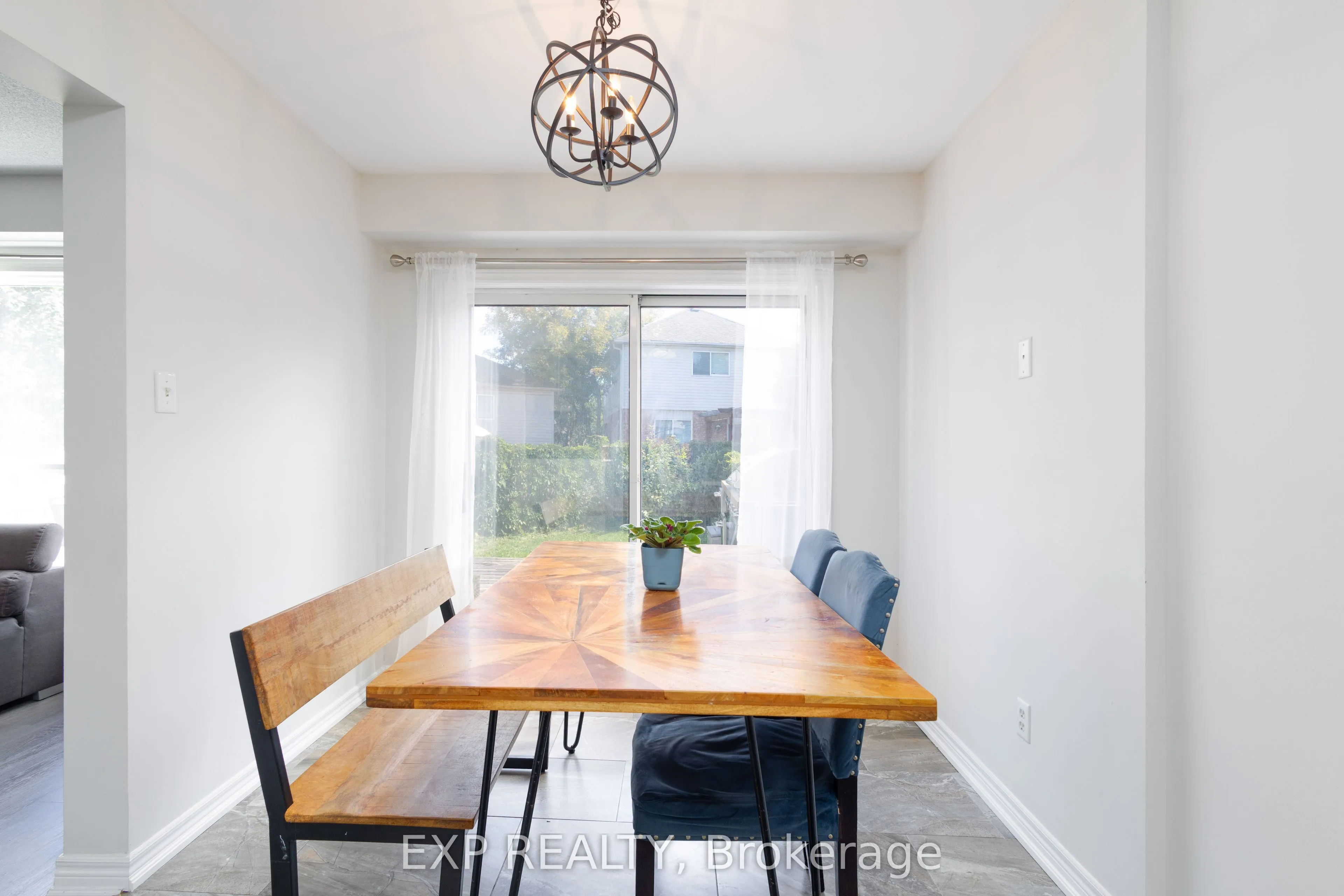 192 Pickett Crescent