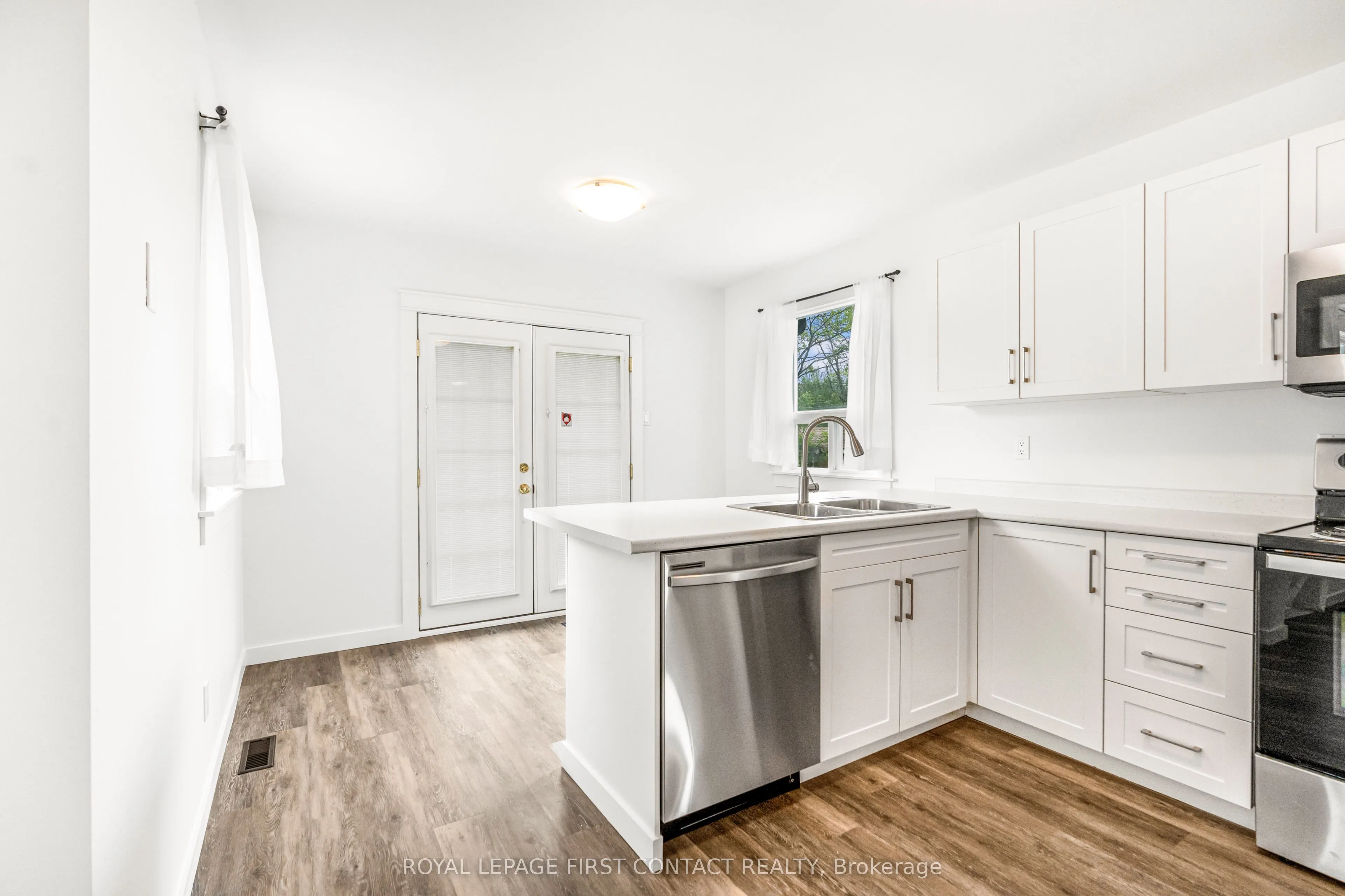 8 Rosenfeld Drive, #Upper Level