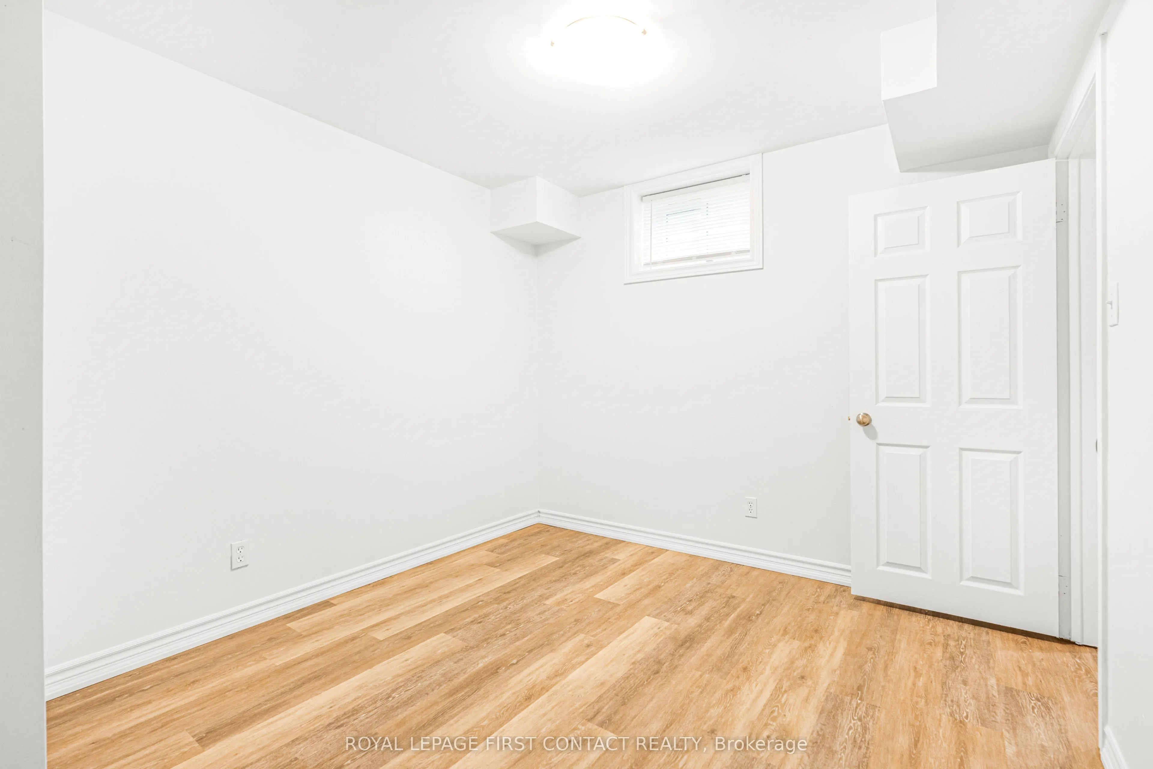 8 Rosenfeld Drive, #Upper Level