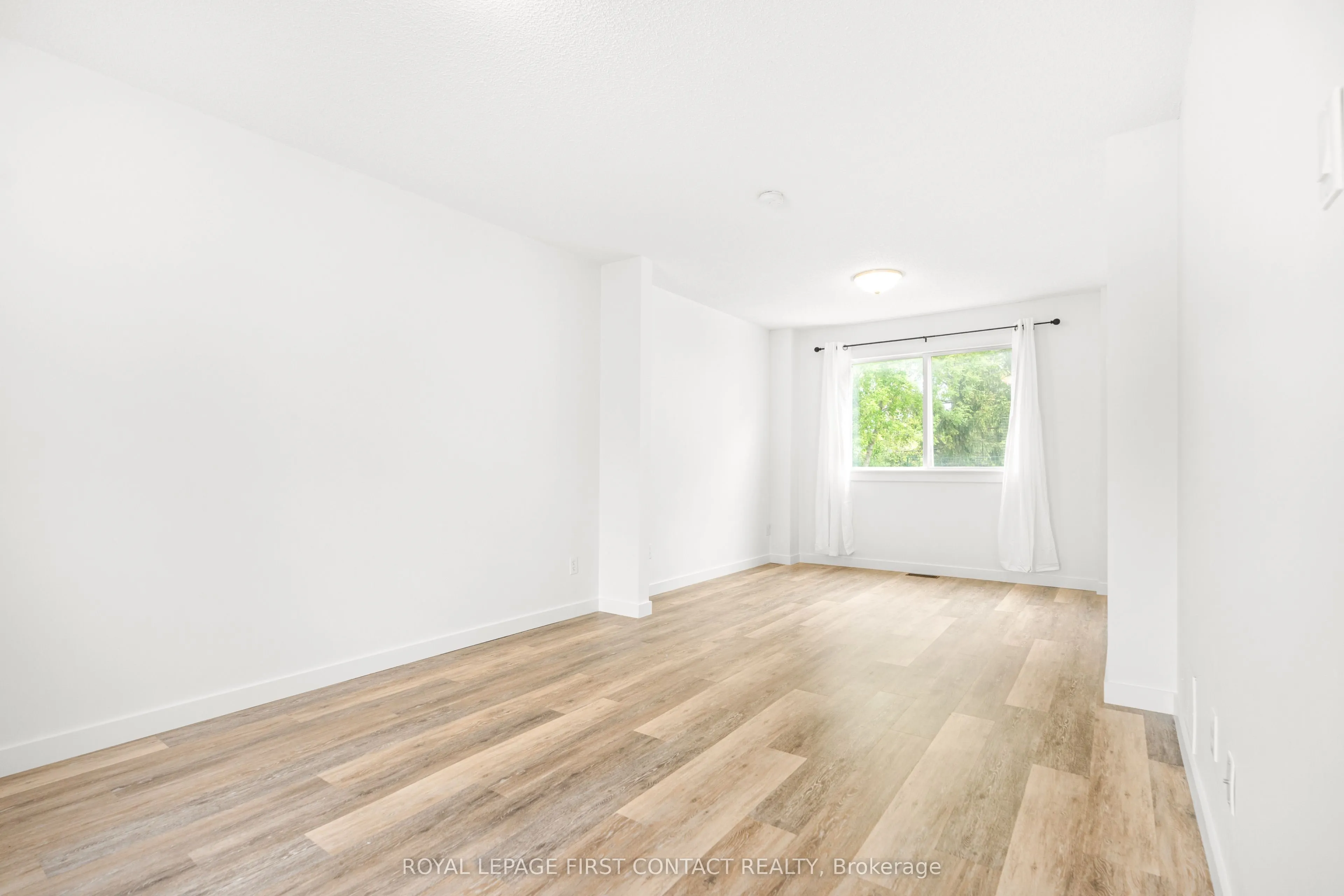 8 Rosenfeld Drive, #Upper Level