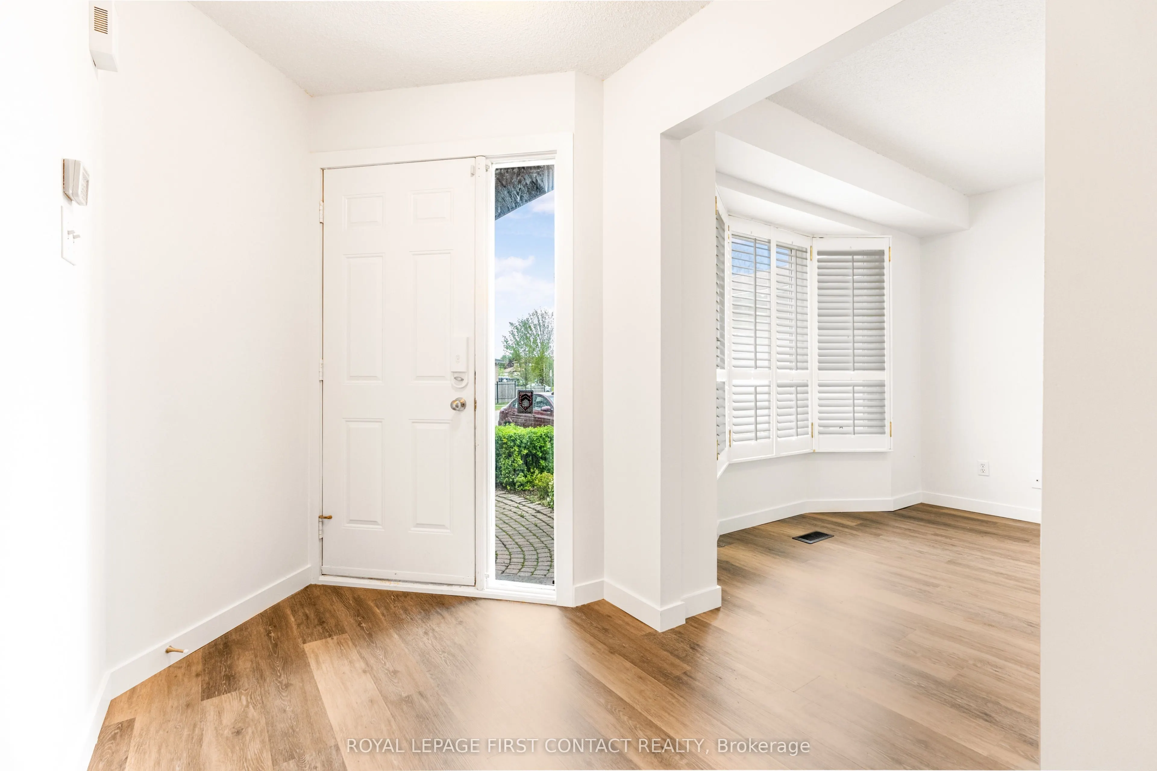 8 Rosenfeld Drive, #Upper Level
