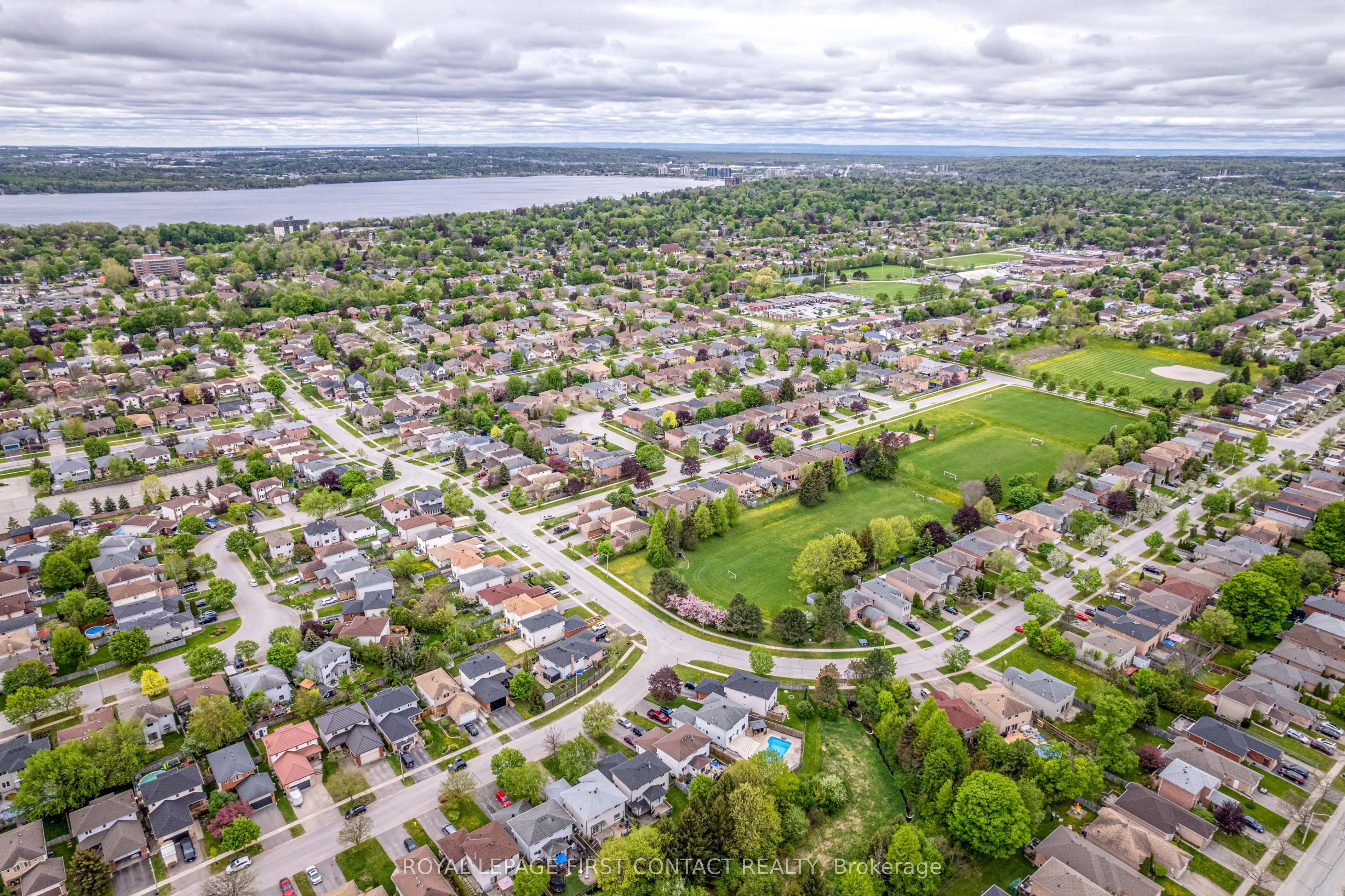 8 Rosenfeld Drive, #Upper Level