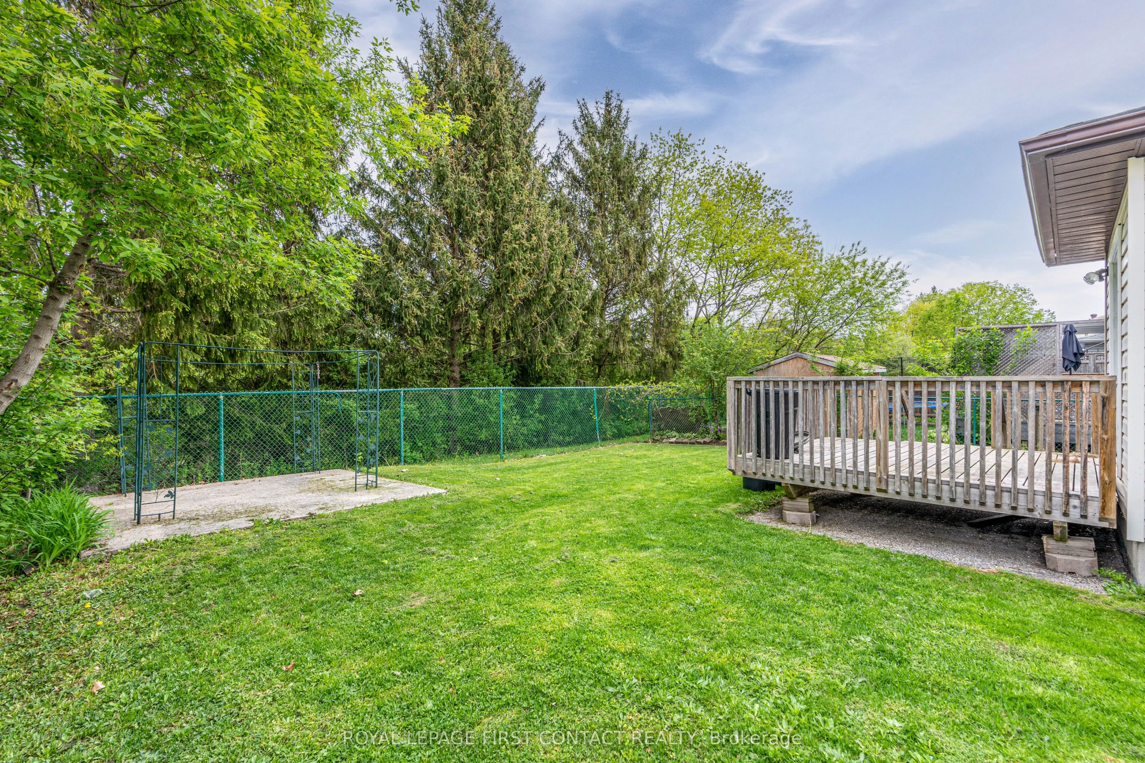 8 Rosenfeld Drive, #Upper Level
