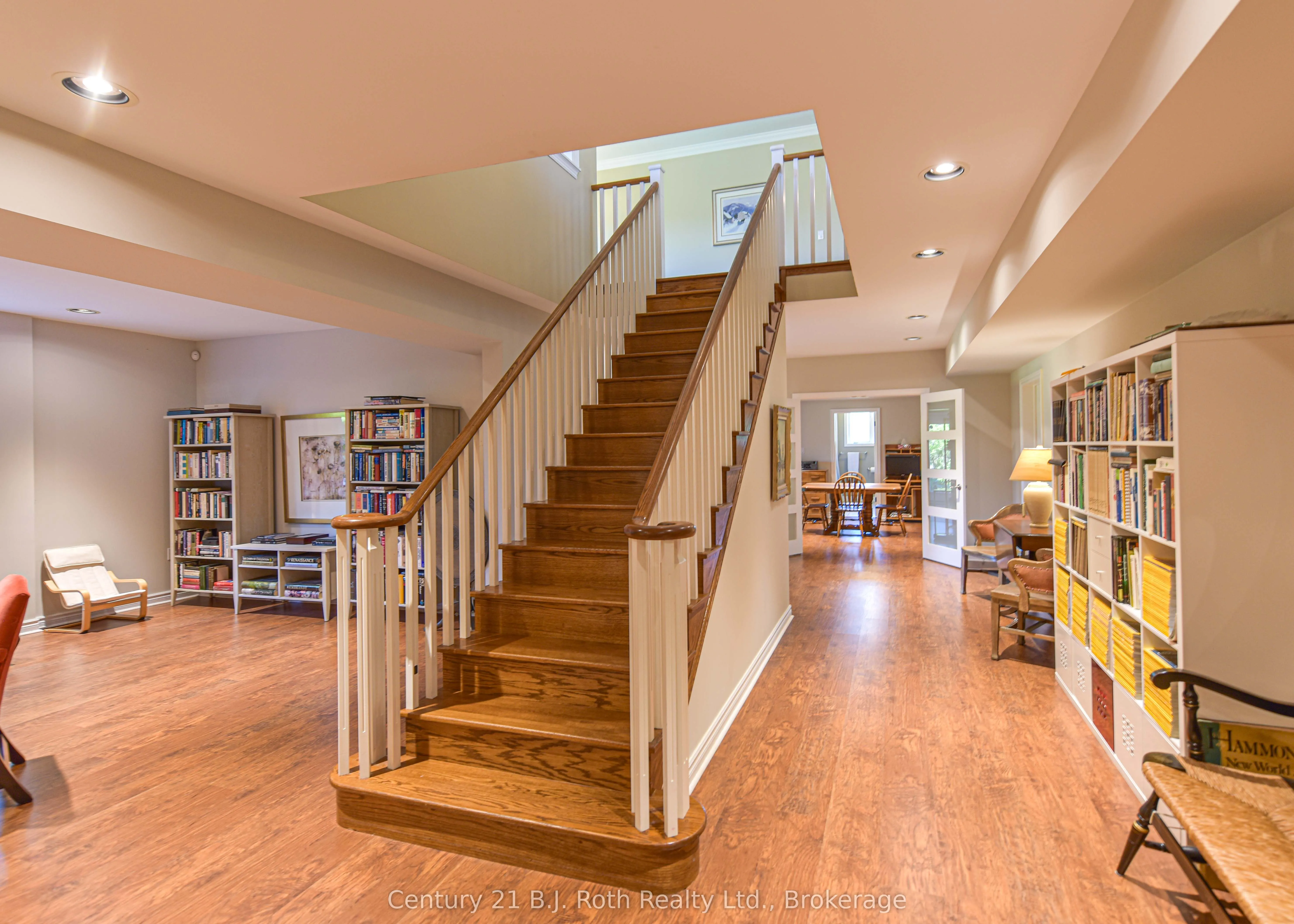 1273 Hawk Ridge Crescent