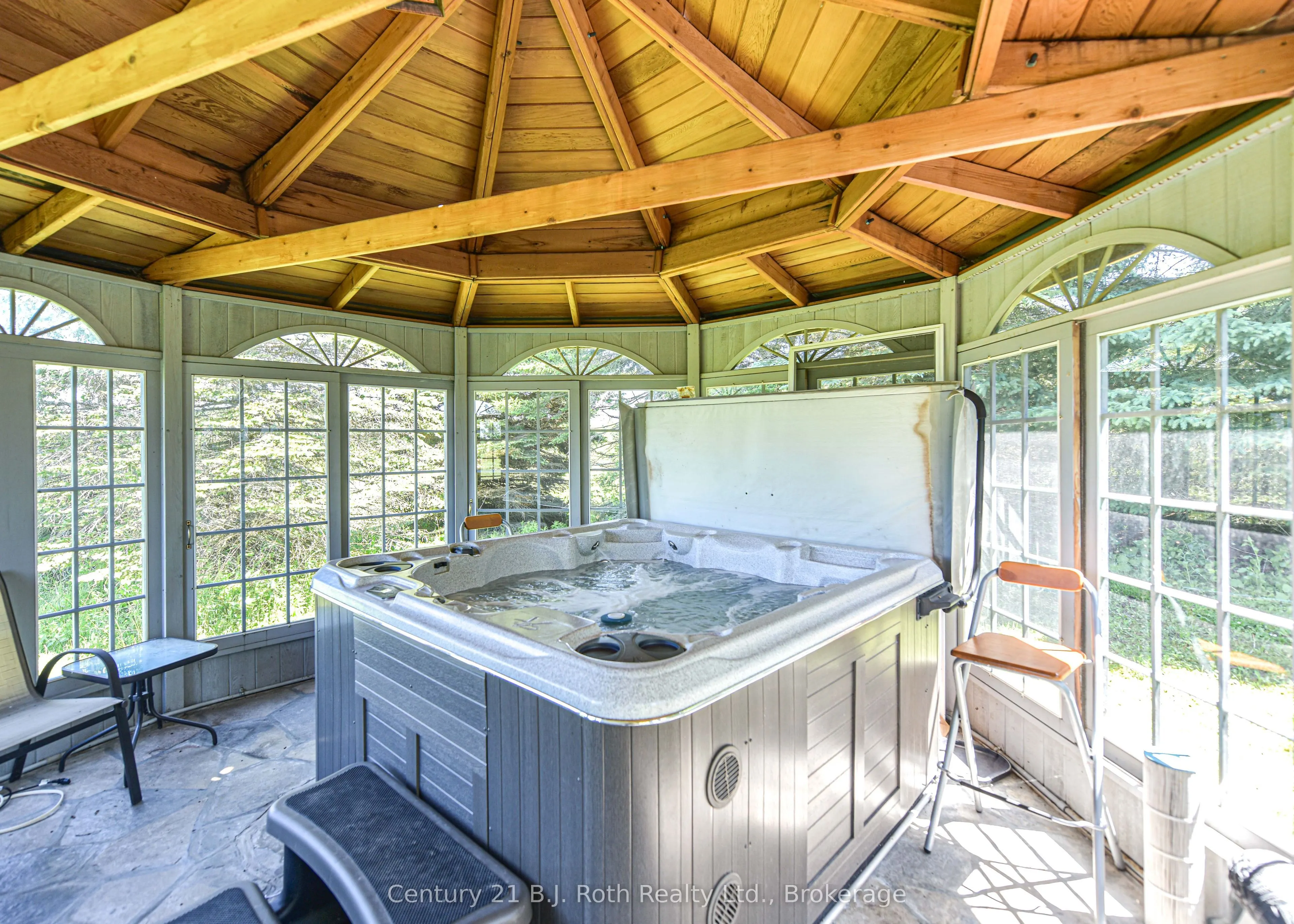 1273 Hawk Ridge Crescent