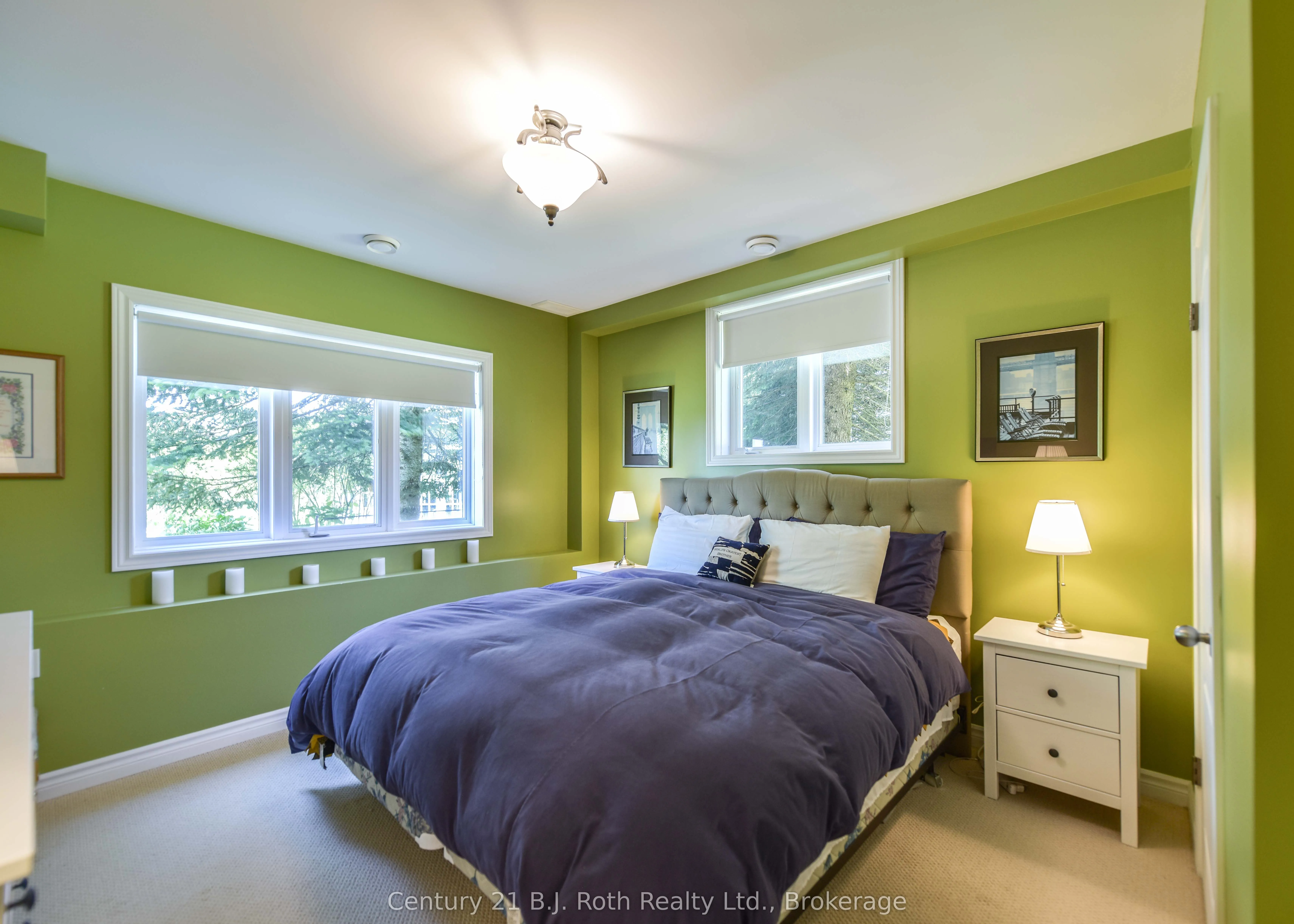 1273 Hawk Ridge Crescent