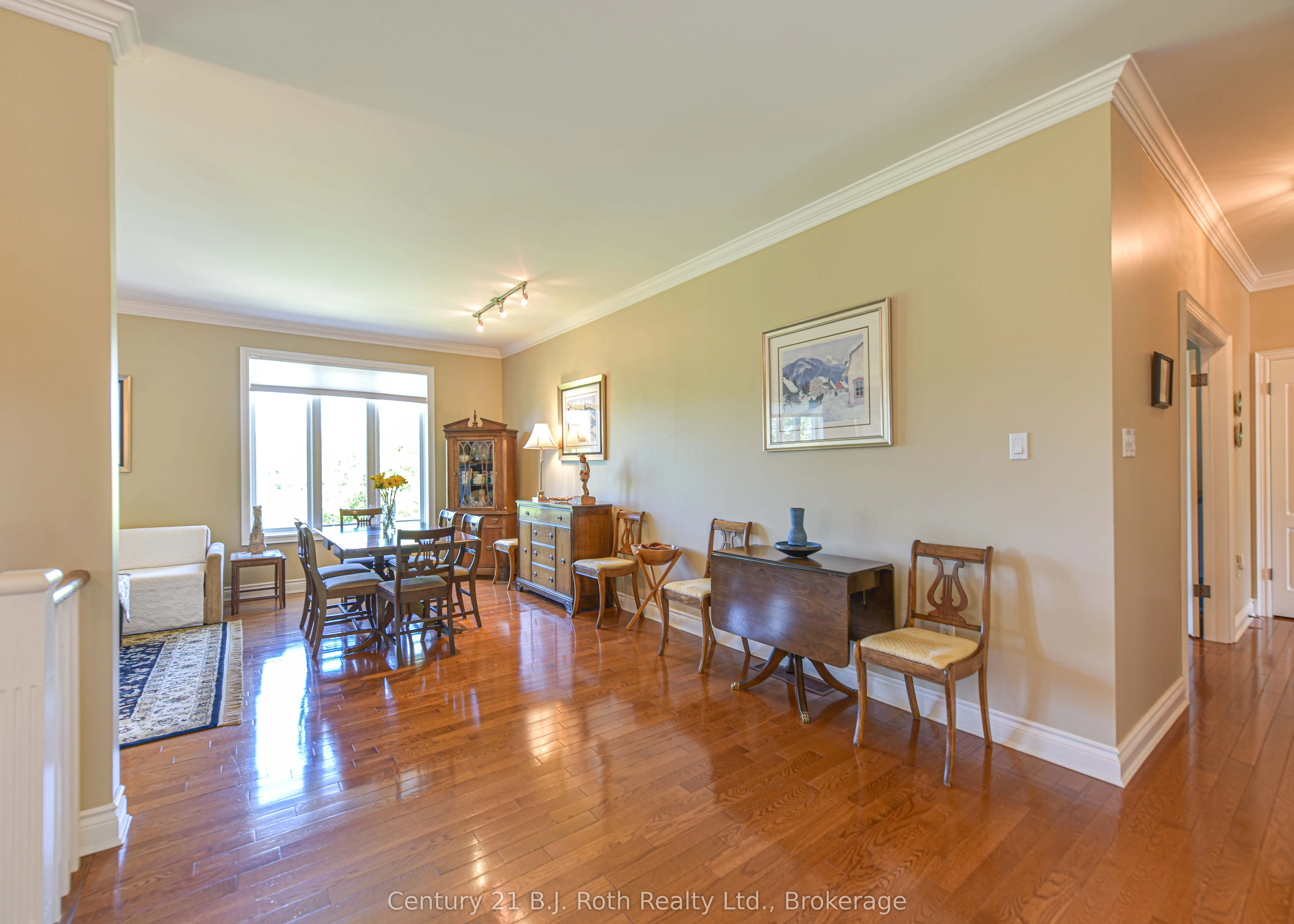 1273 Hawk Ridge Crescent
