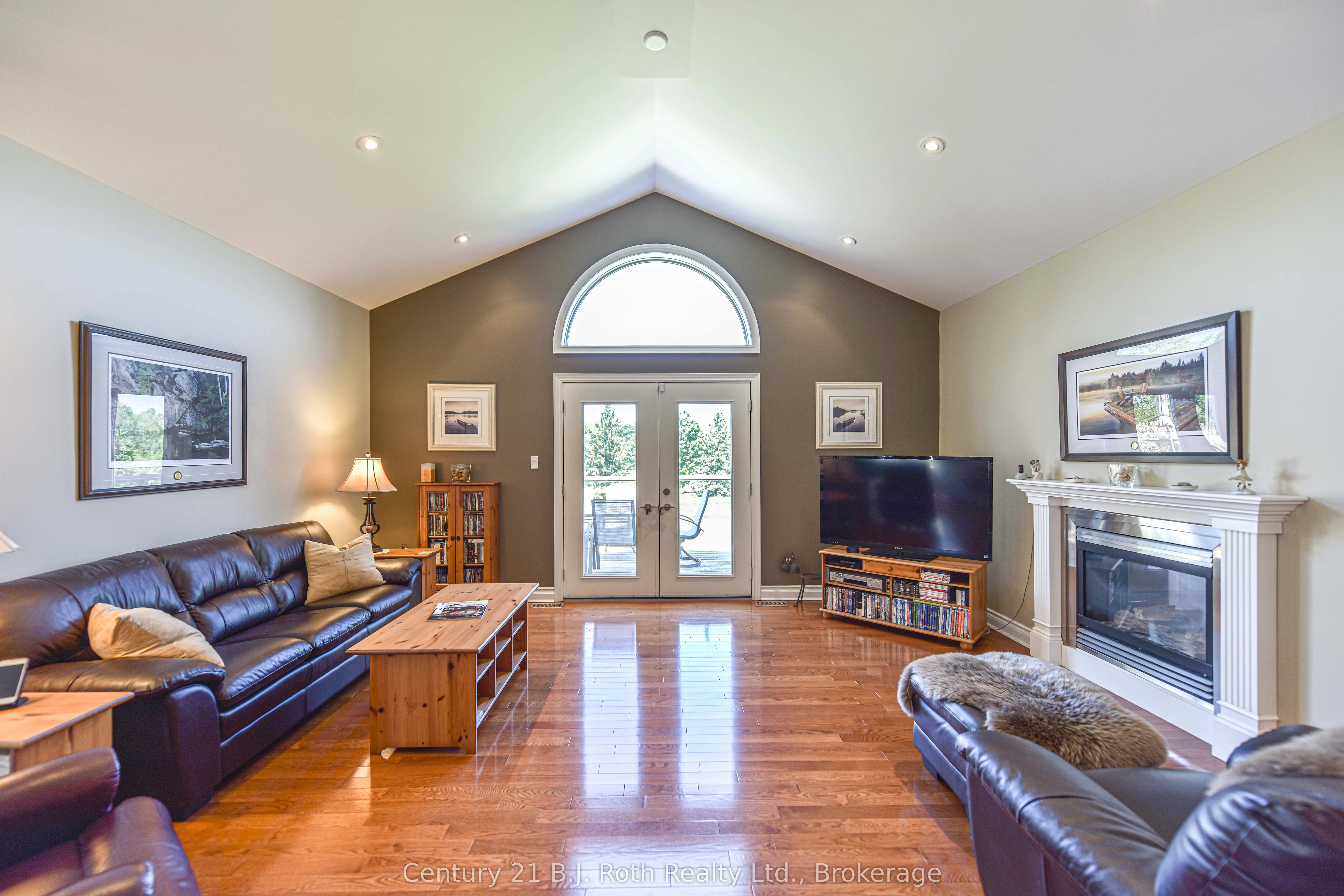 1273 Hawk Ridge Crescent