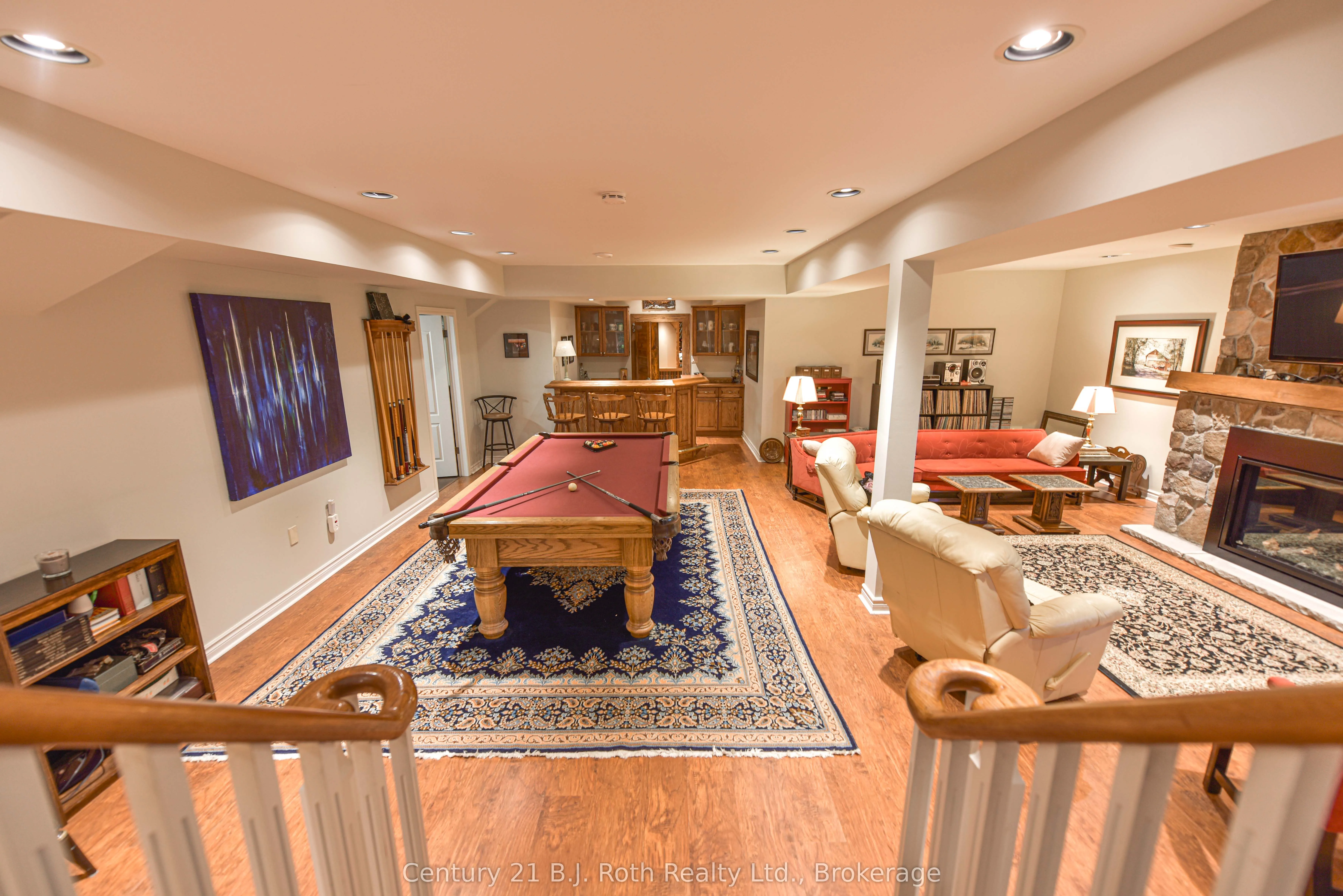 1273 Hawk Ridge Crescent