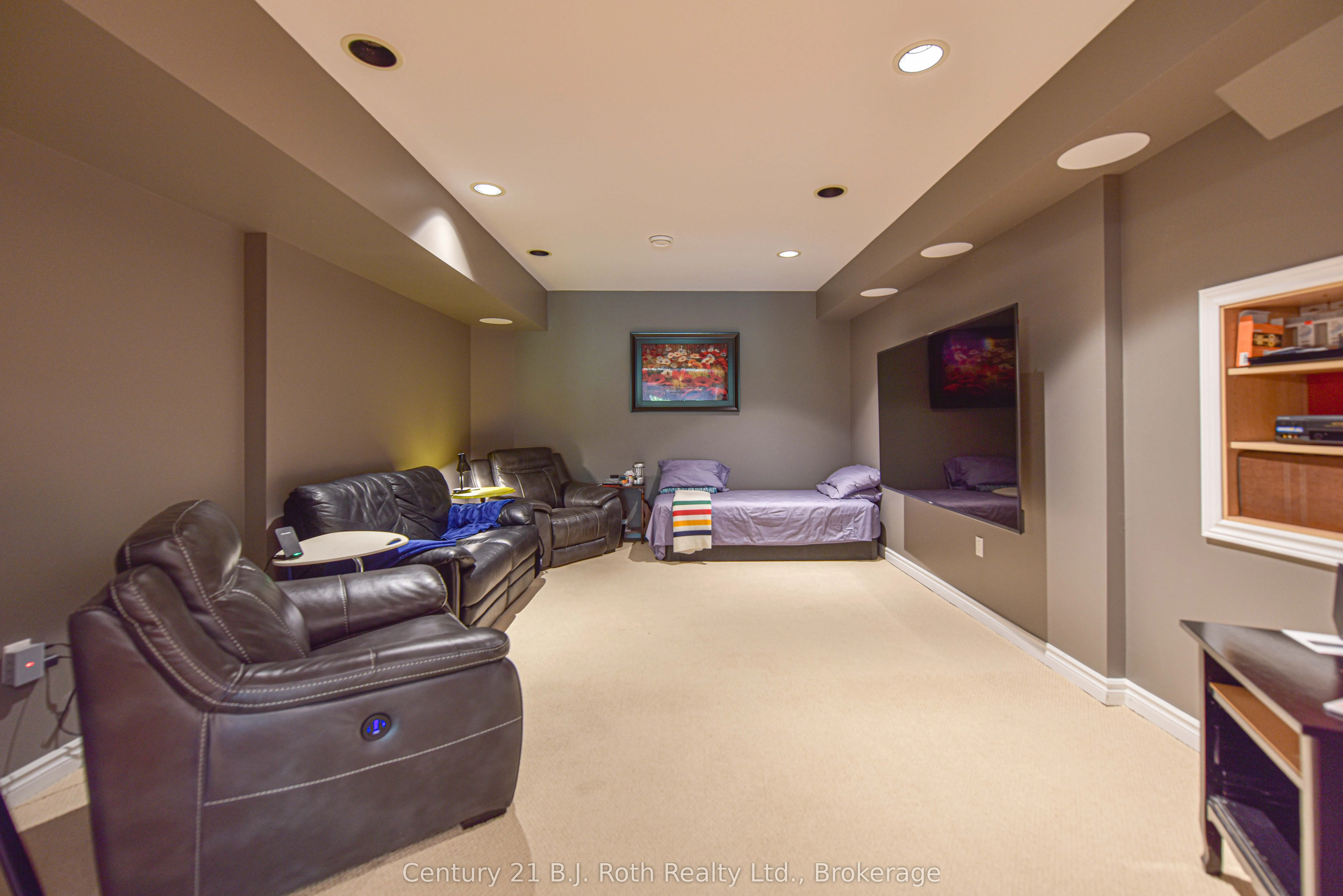 1273 Hawk Ridge Crescent