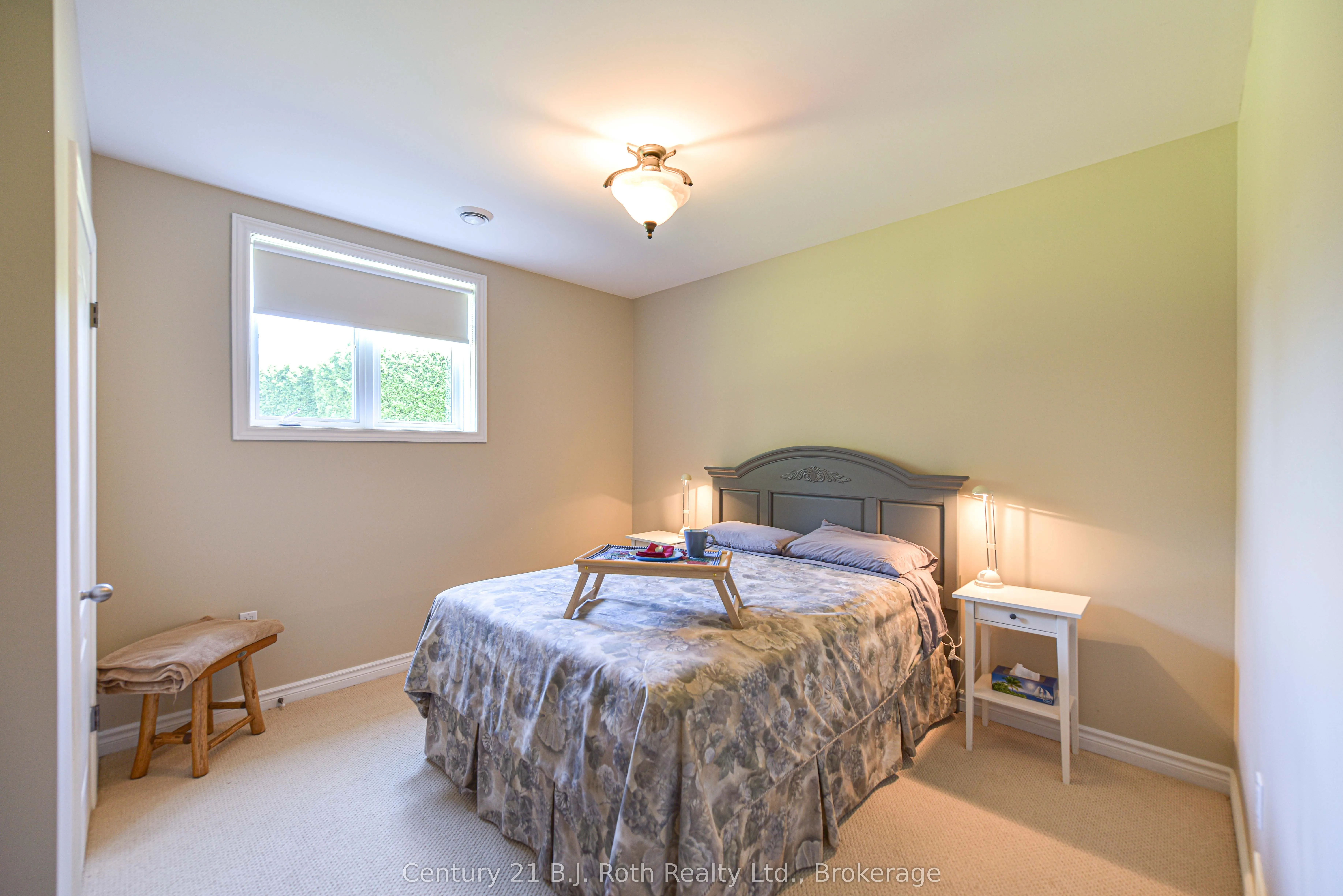 1273 Hawk Ridge Crescent