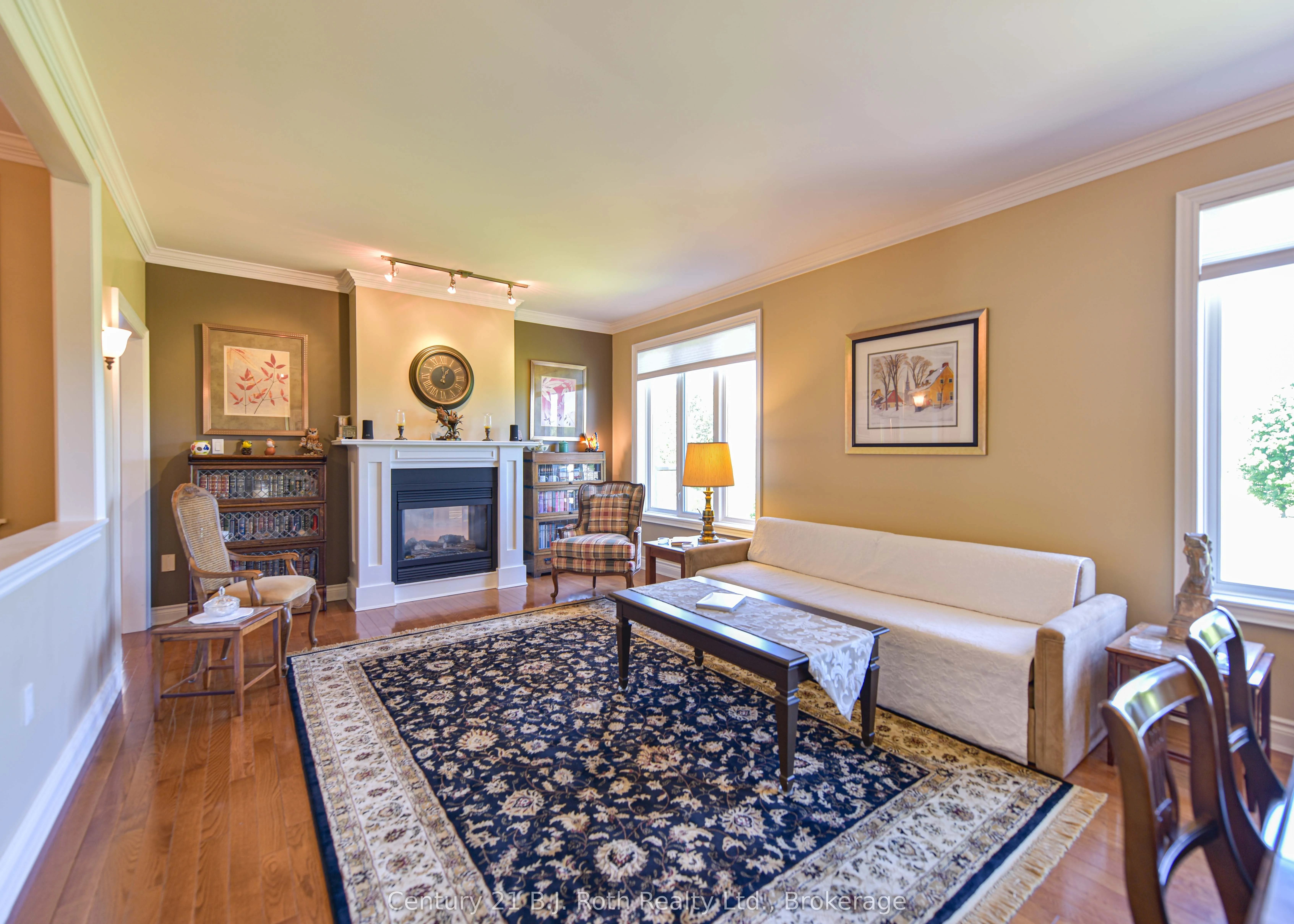 1273 Hawk Ridge Crescent