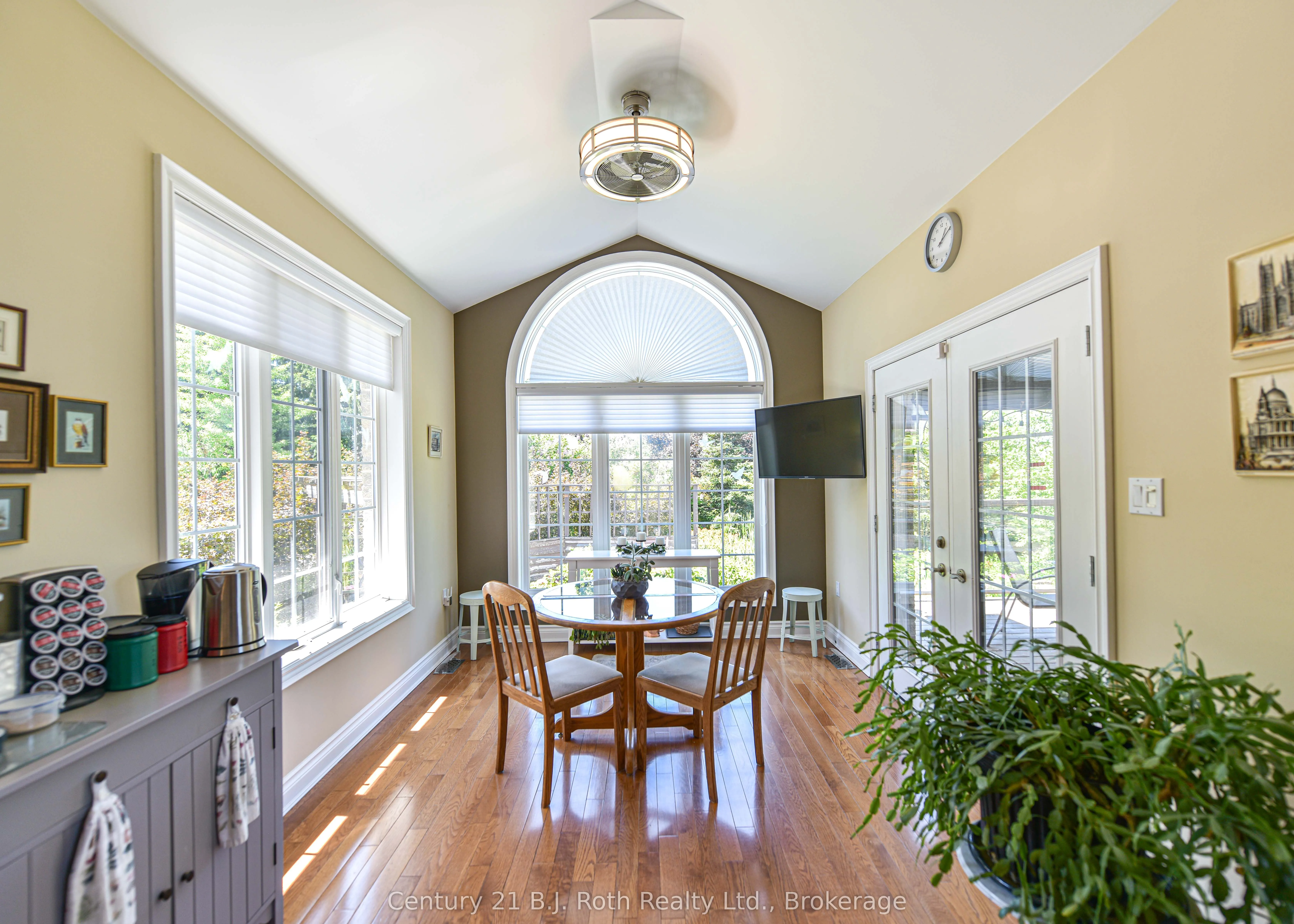 1273 Hawk Ridge Crescent