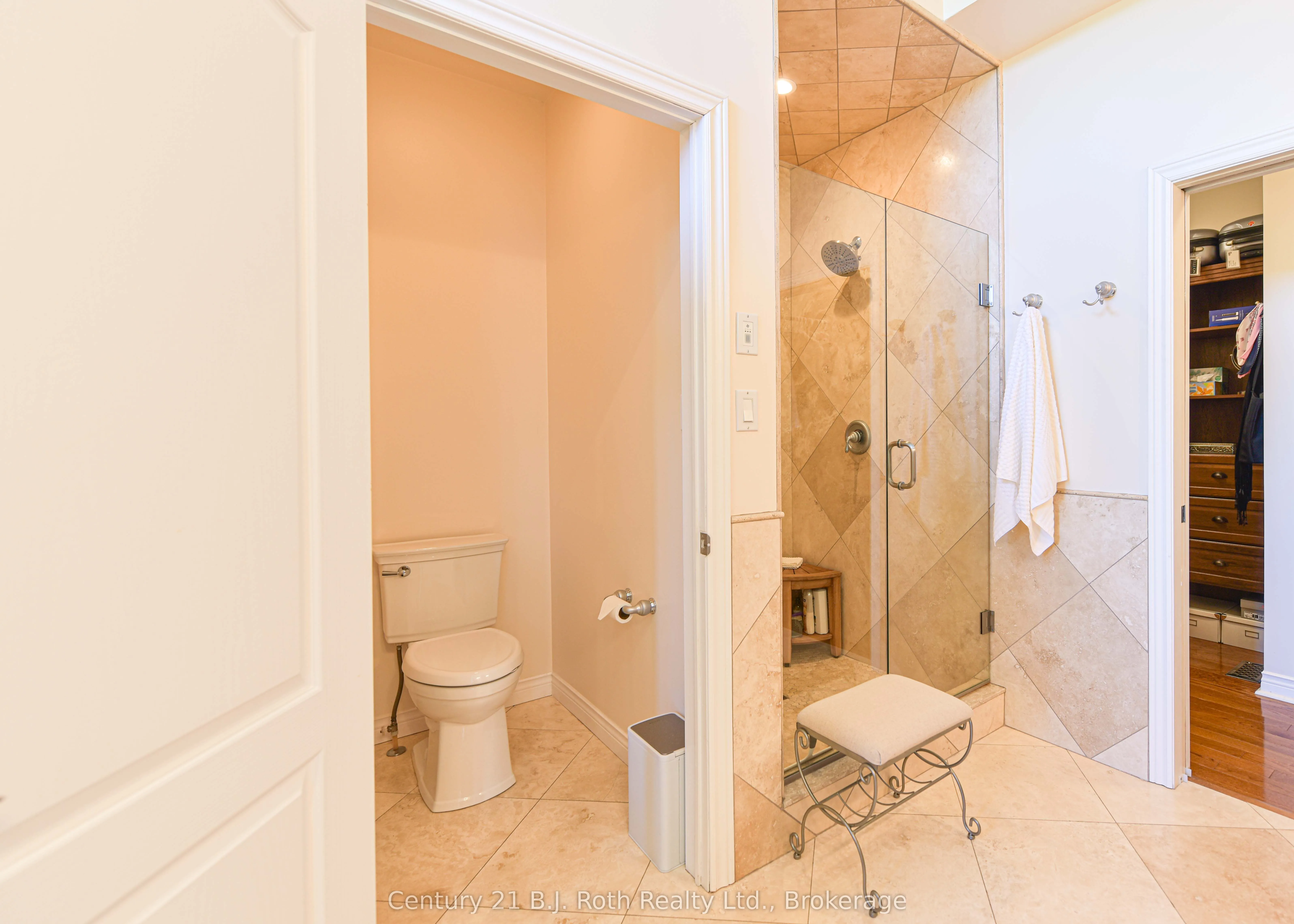 1273 Hawk Ridge Crescent