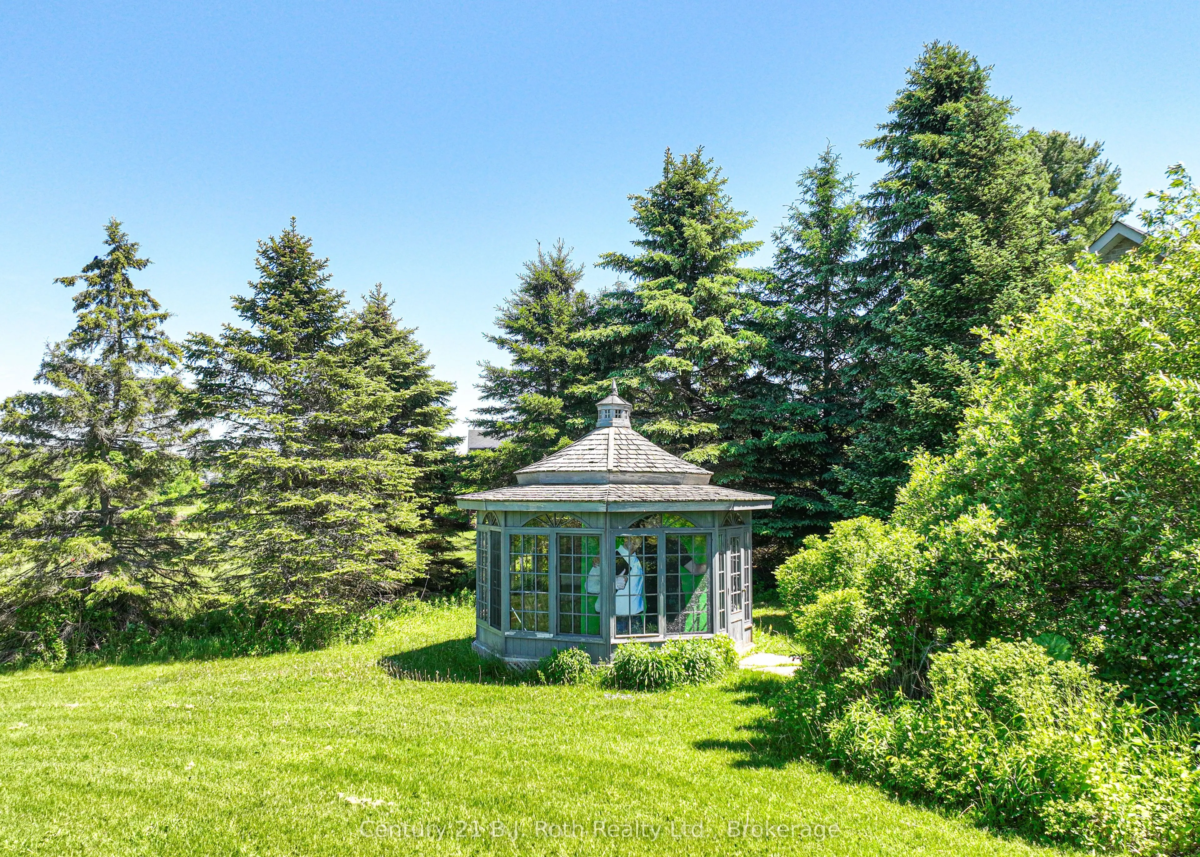 1273 Hawk Ridge Crescent