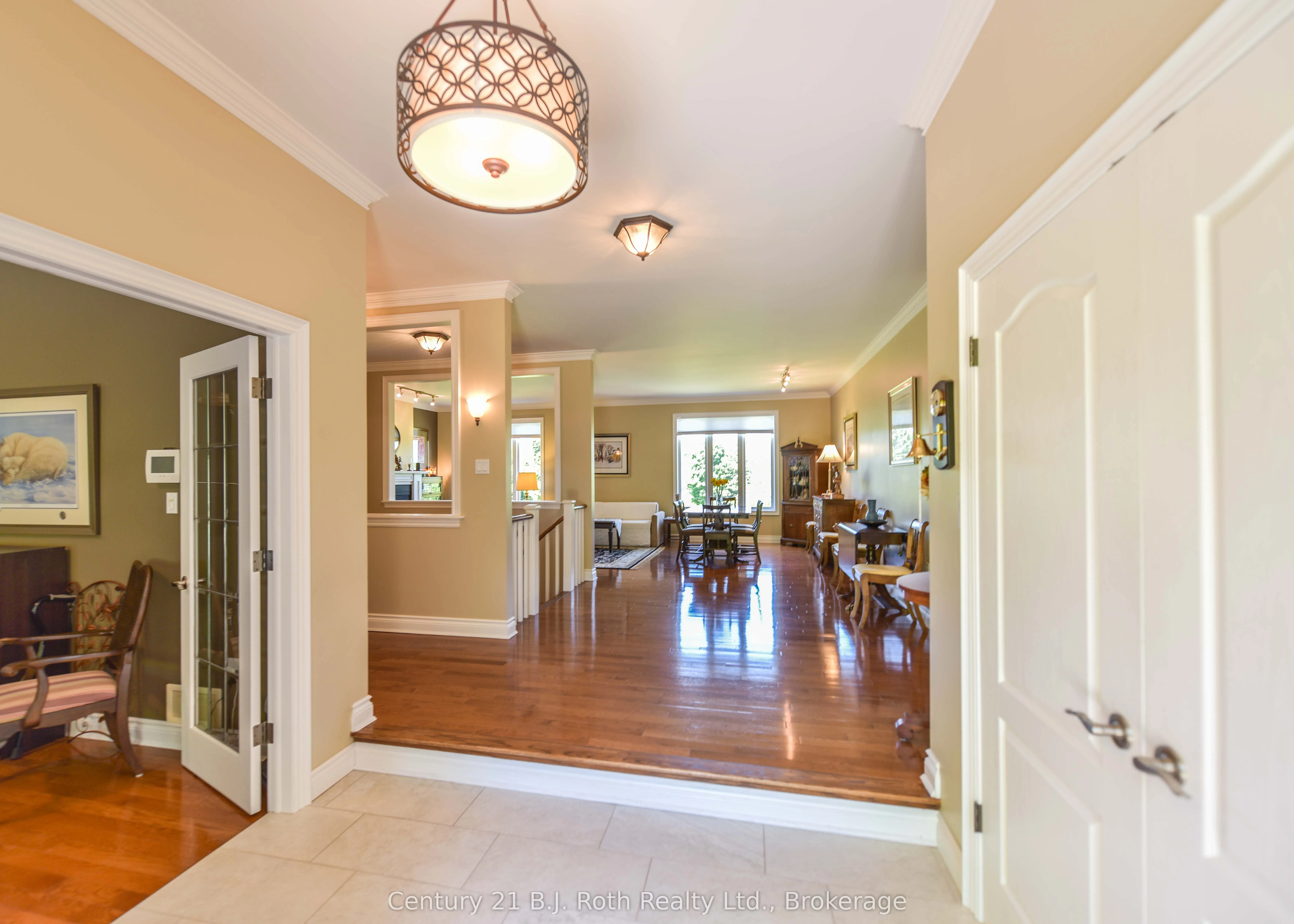 1273 Hawk Ridge Crescent