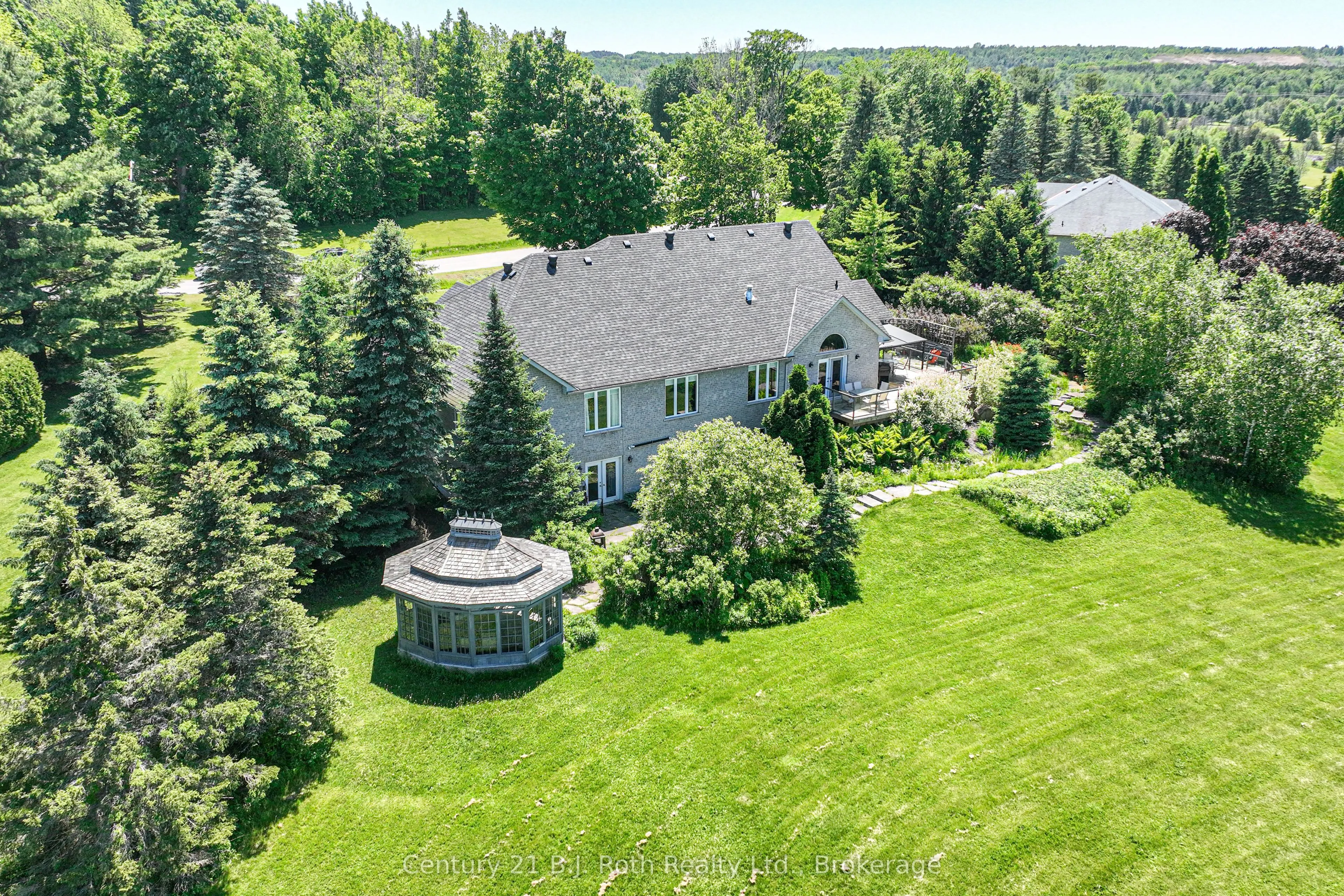 1273 Hawk Ridge Crescent