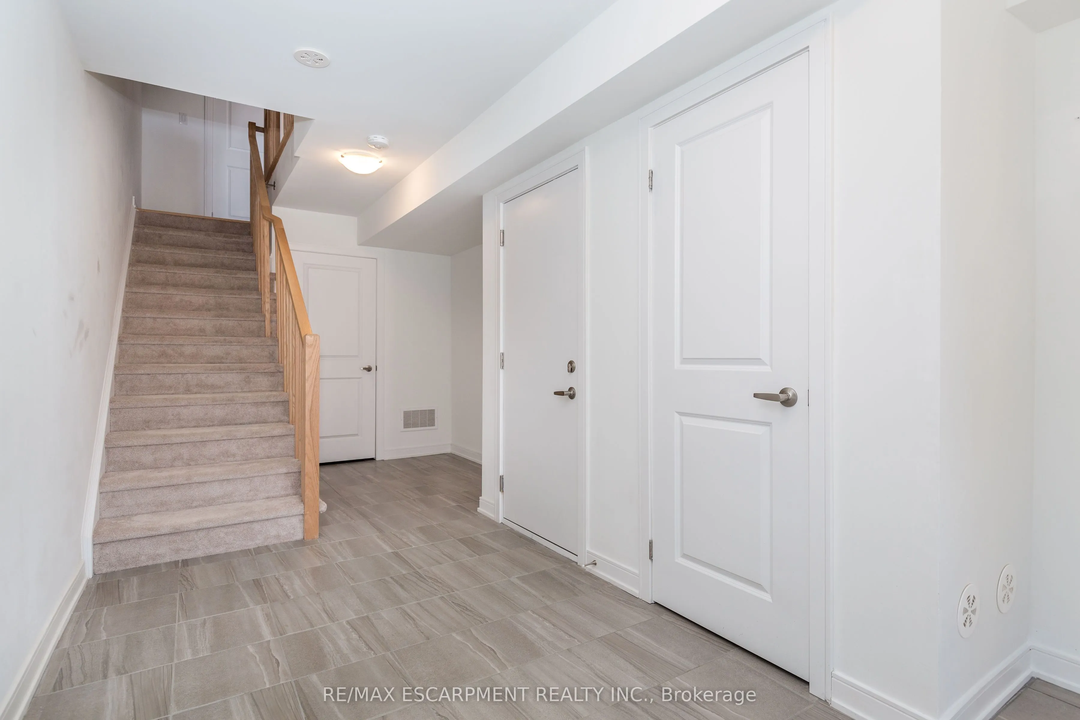 33 Red Maple Lane