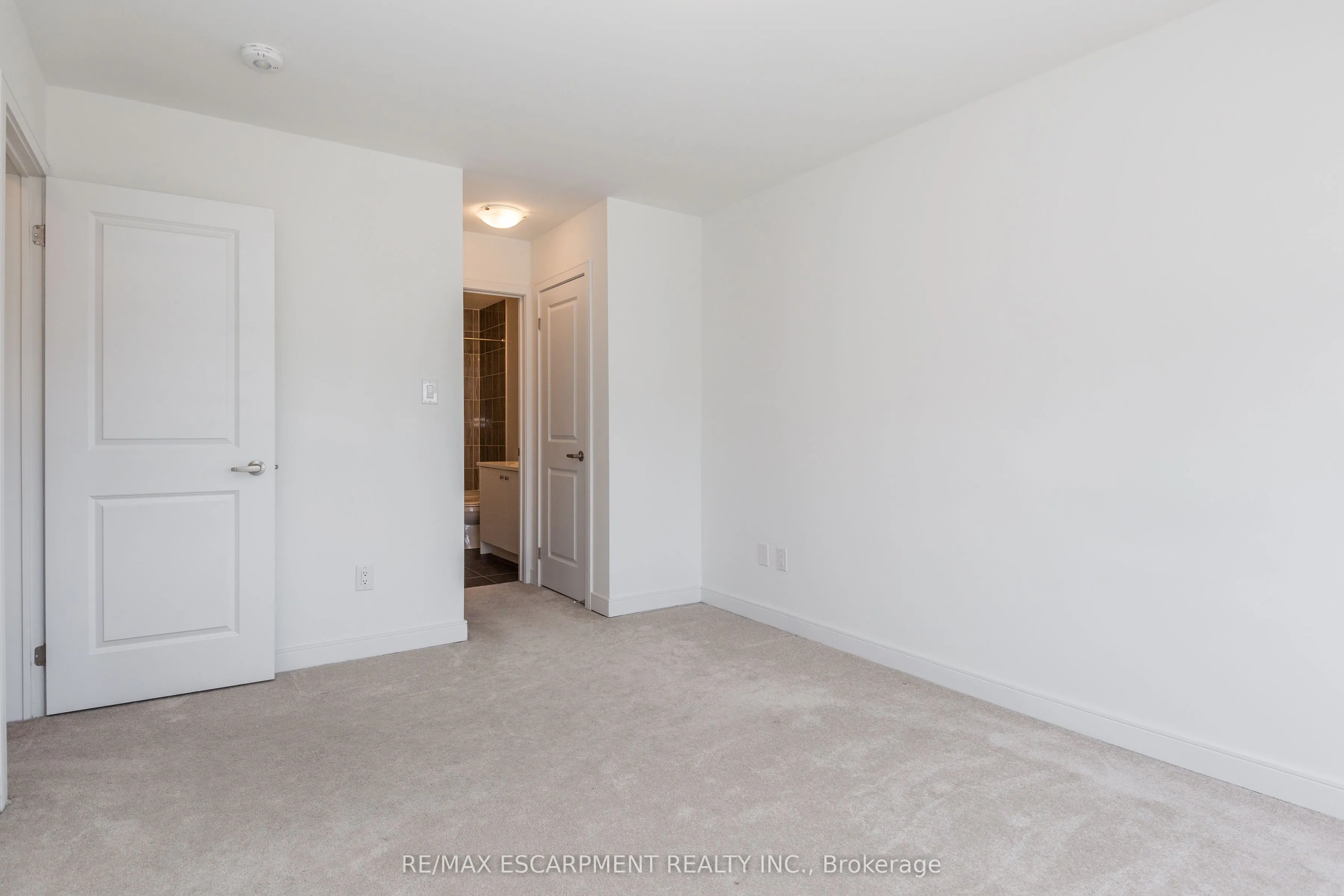 33 Red Maple Lane