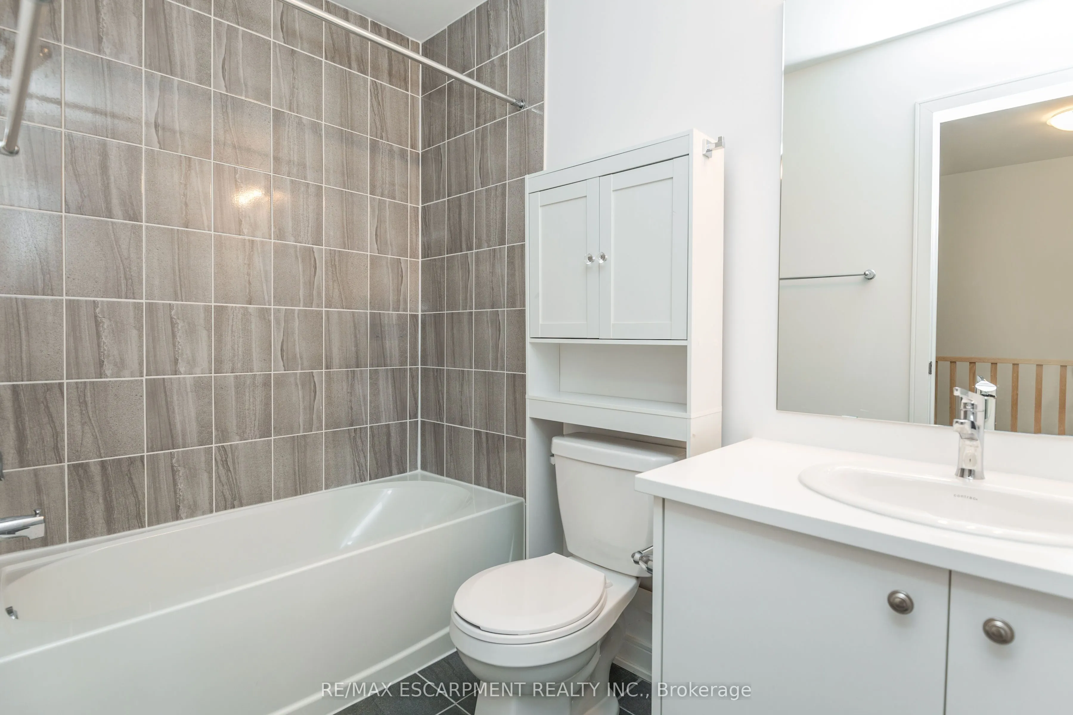 33 Red Maple Lane