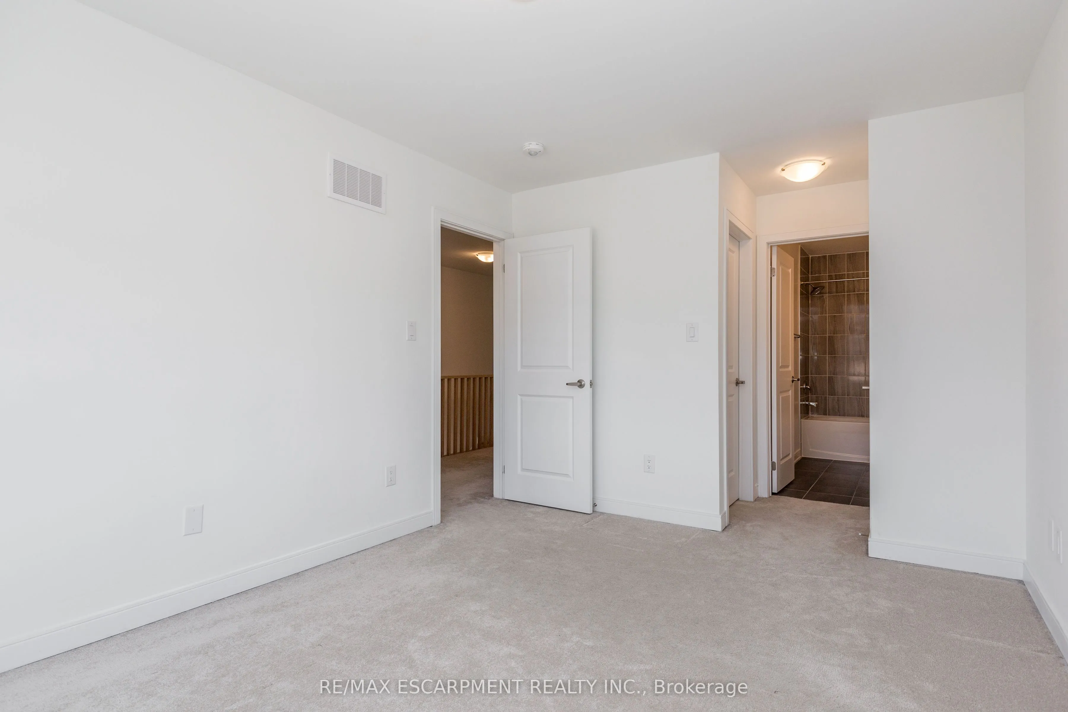 33 Red Maple Lane