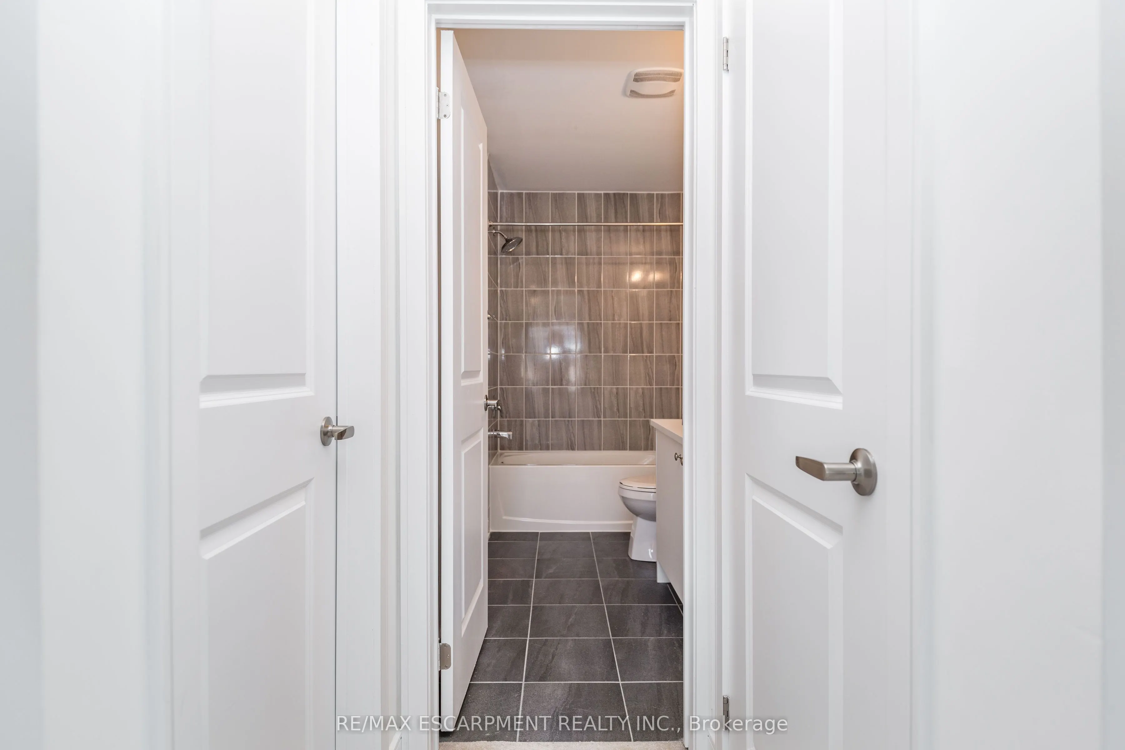 33 Red Maple Lane
