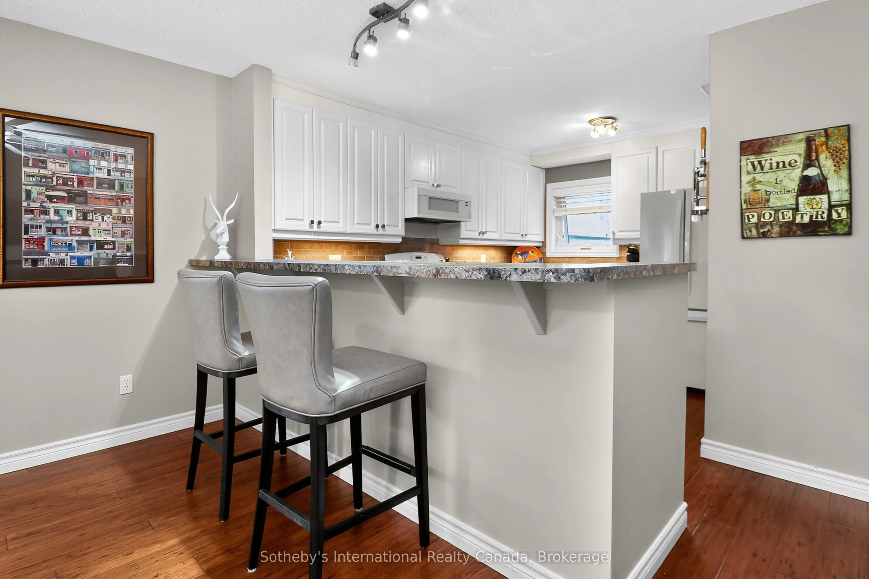 318 Mariners Way, #1
